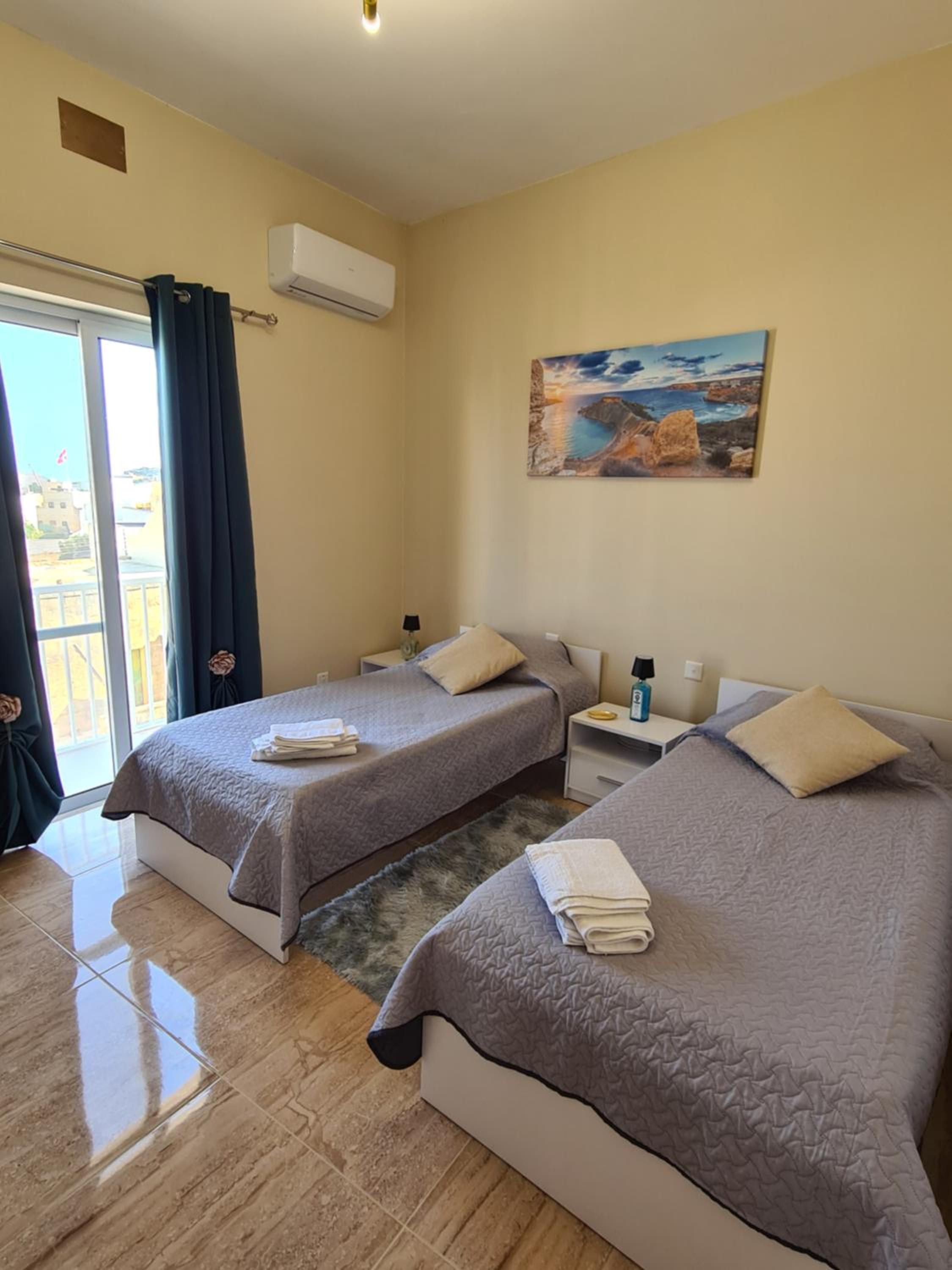 Twin Room with Shared Bathroom