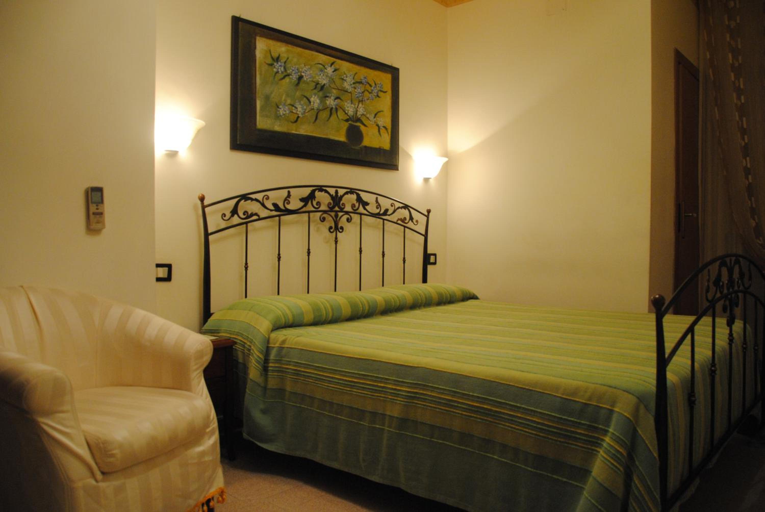 Single Room photo 3