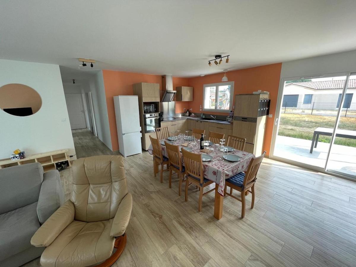 Four-Bedroom House photo 2