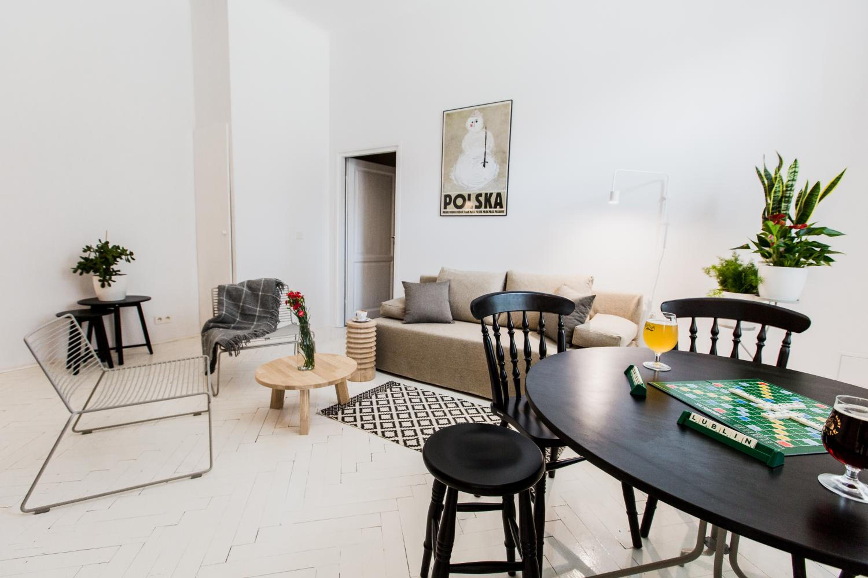 Two-Bedroom Apartment - Photo 11