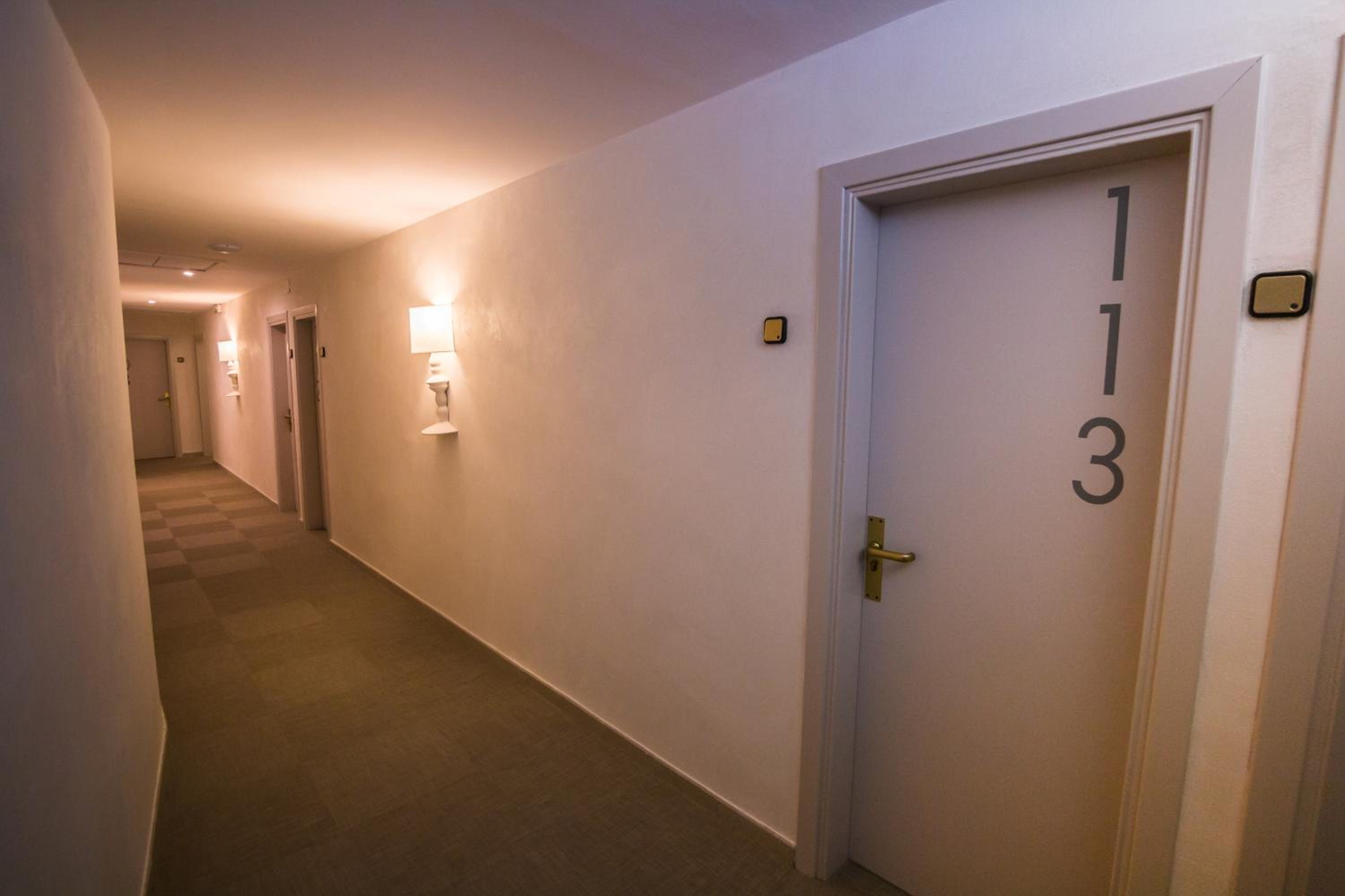 Double Room with Balcony (back of hotel) photo 3