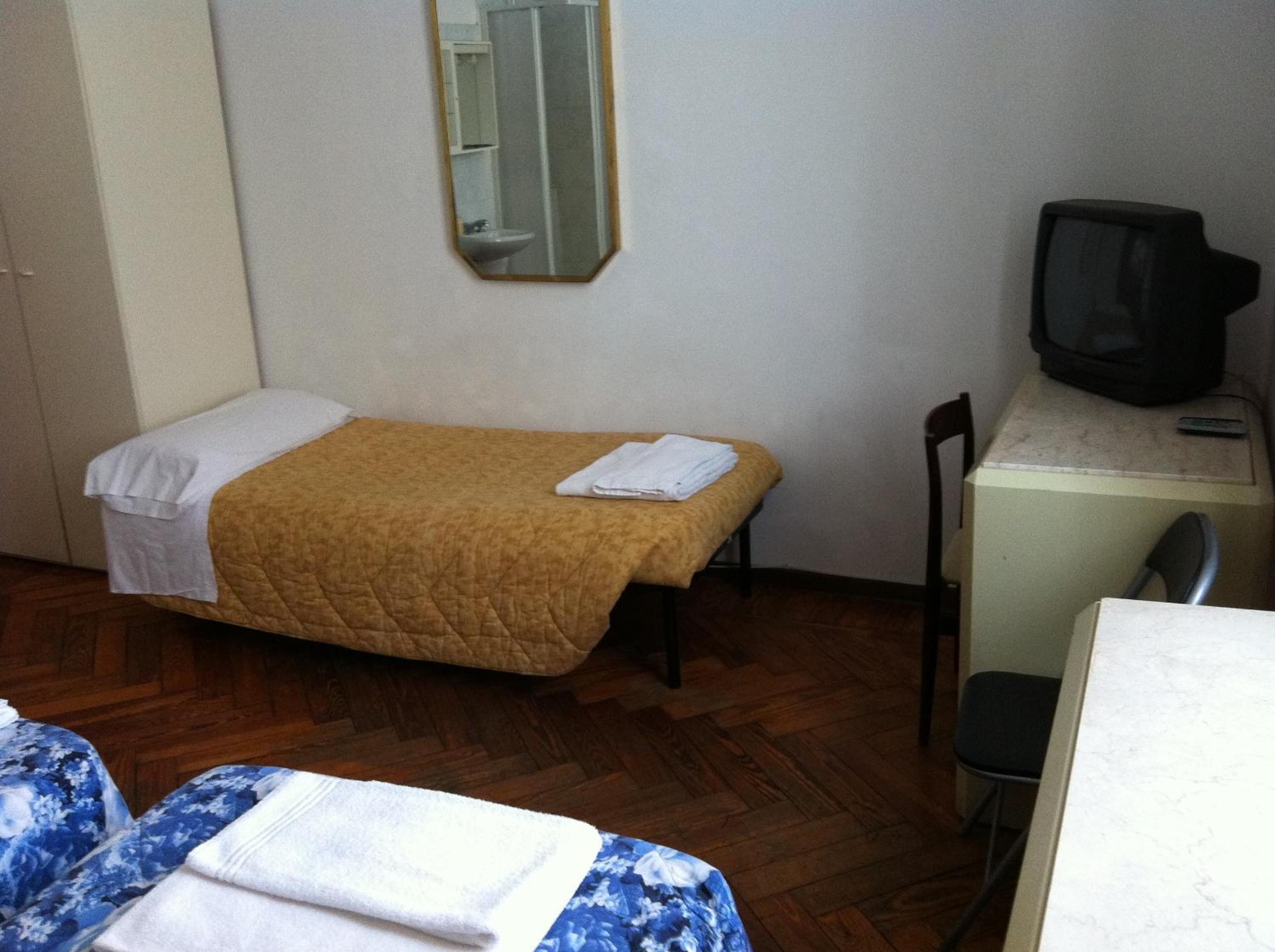 Triple Room with Shared Bathroom