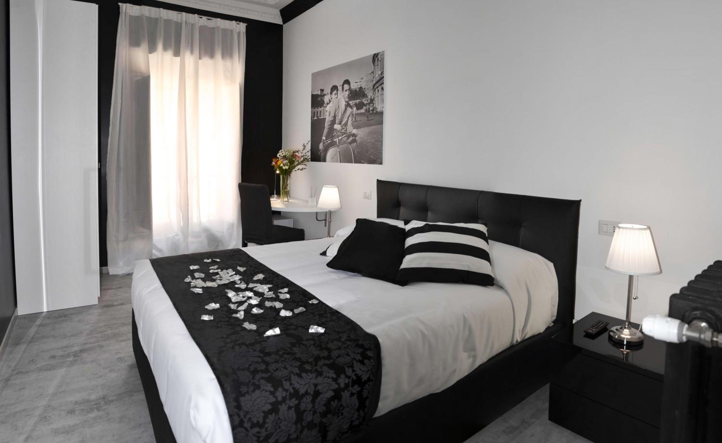 Standard Double Room photo 2