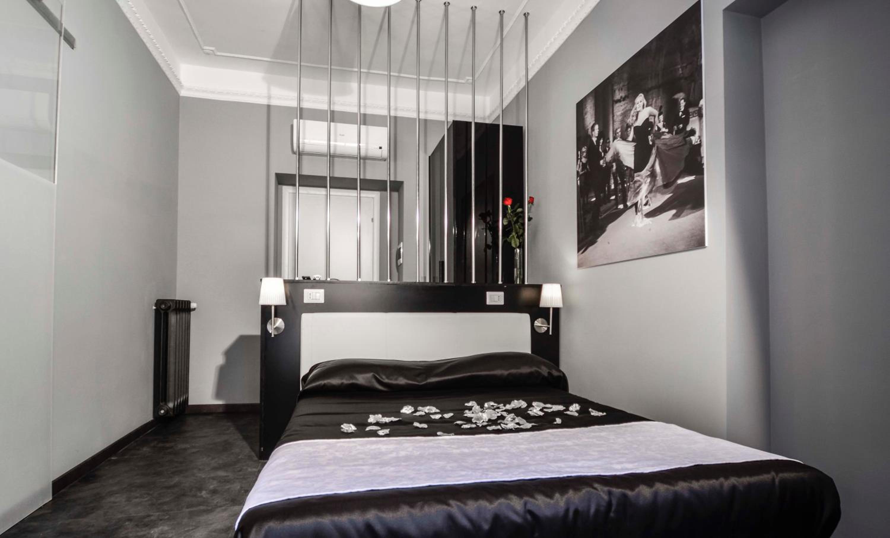 Double Room with Small Double Bed photo 1