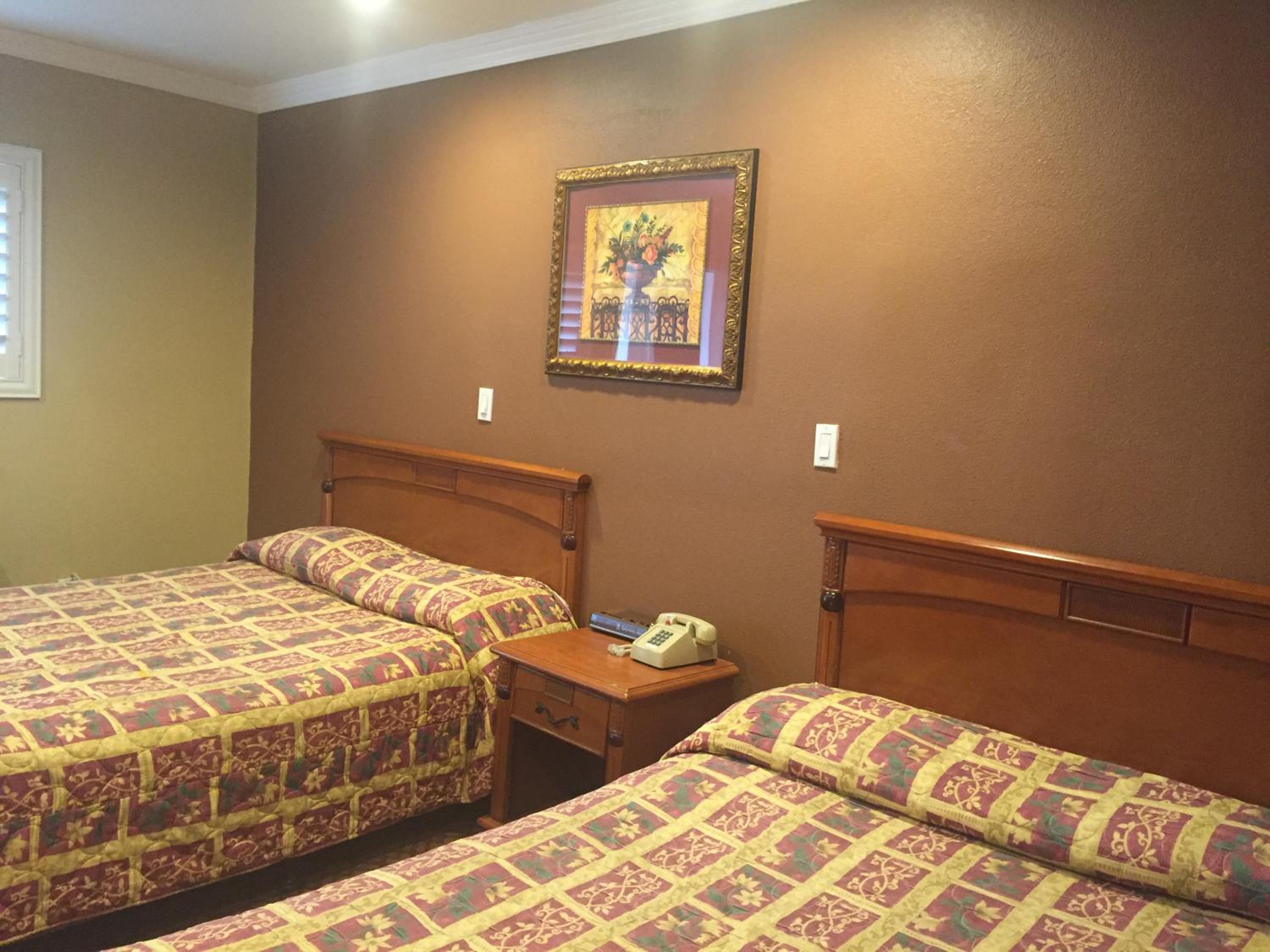 Double Queen Room photo 2