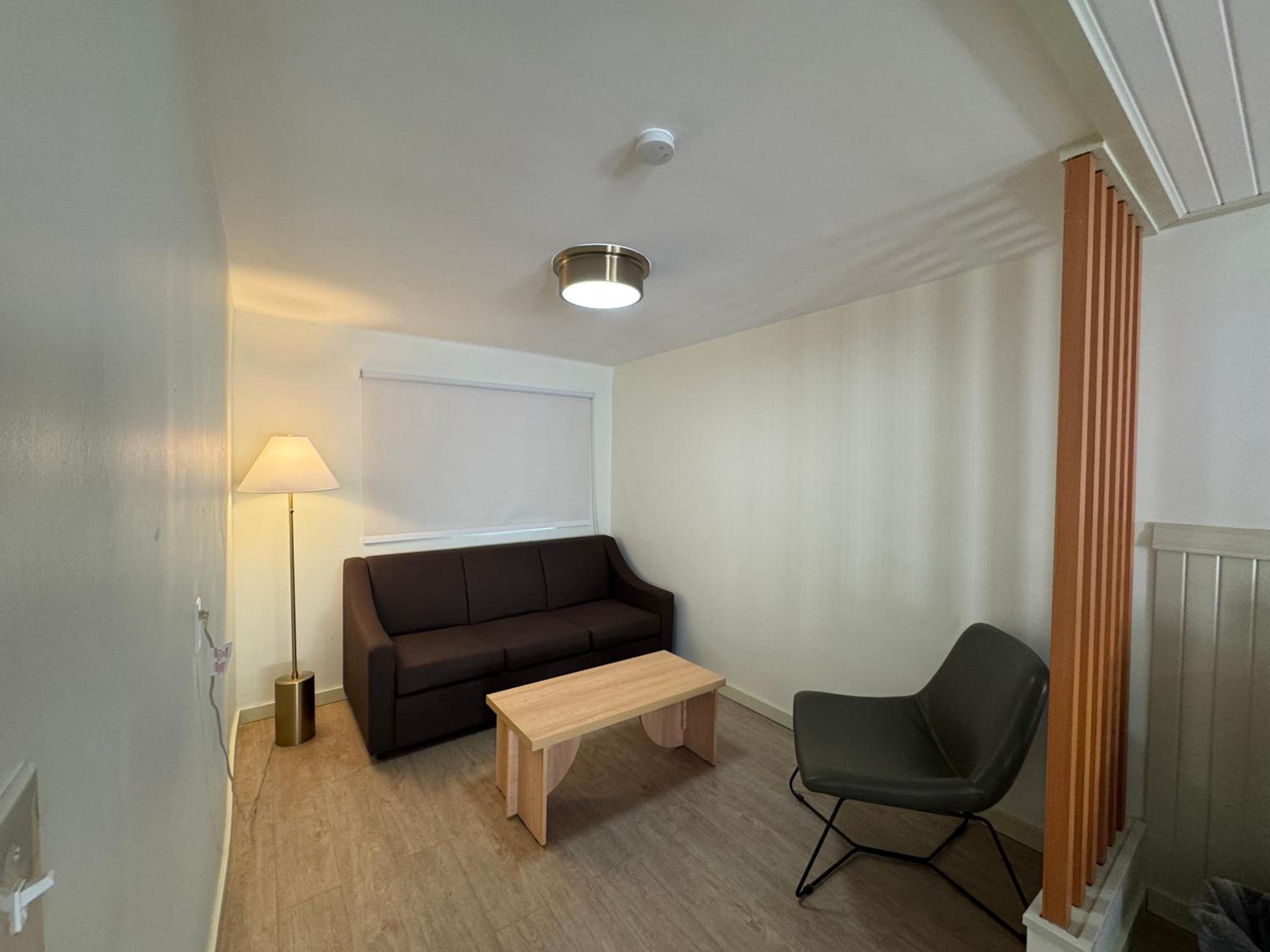 Standard King Room photo 3