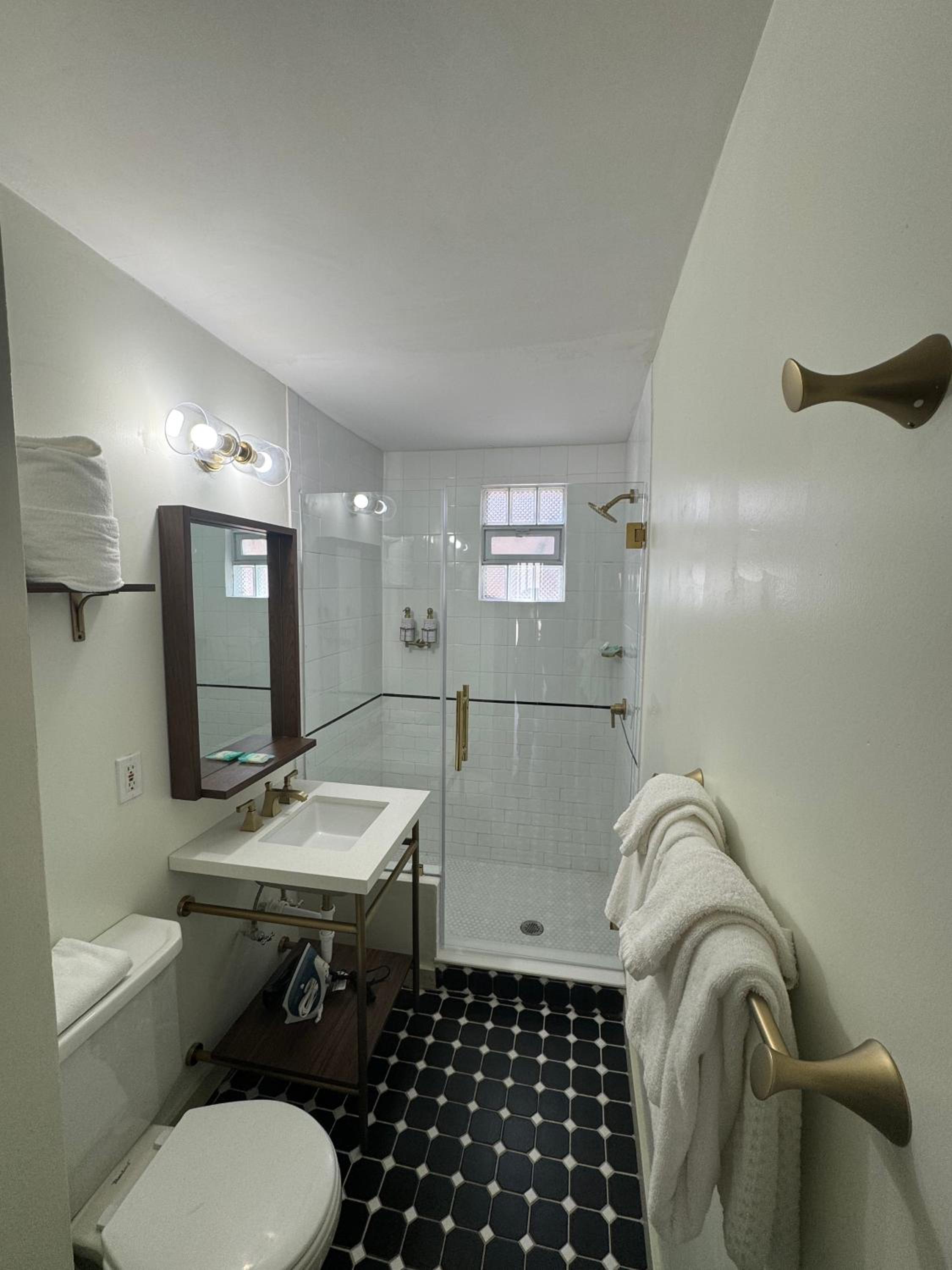 Standard King Room photo 2