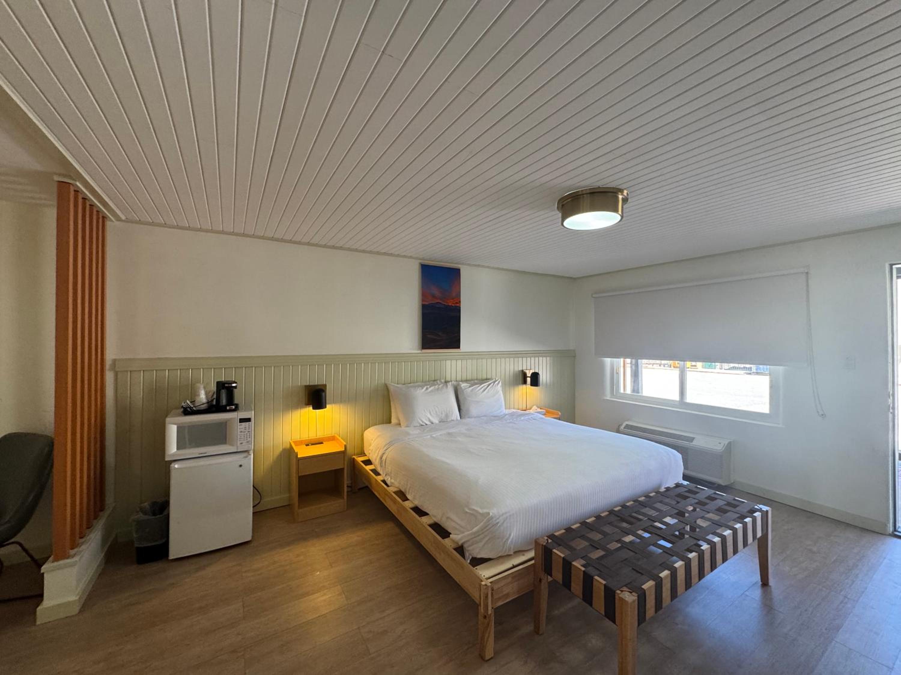 Standard King Room photo 1