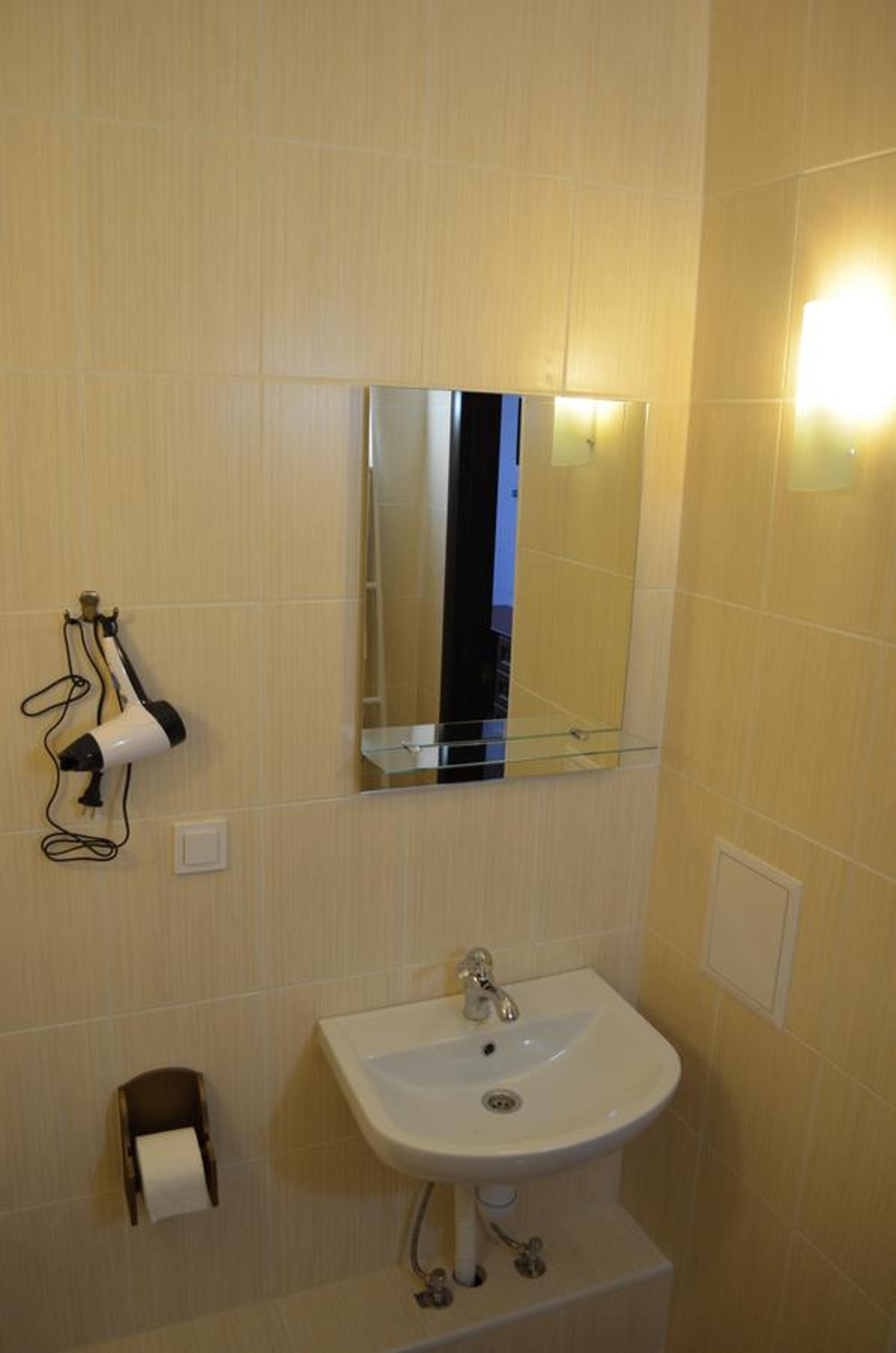 Basic Triple Room photo 2