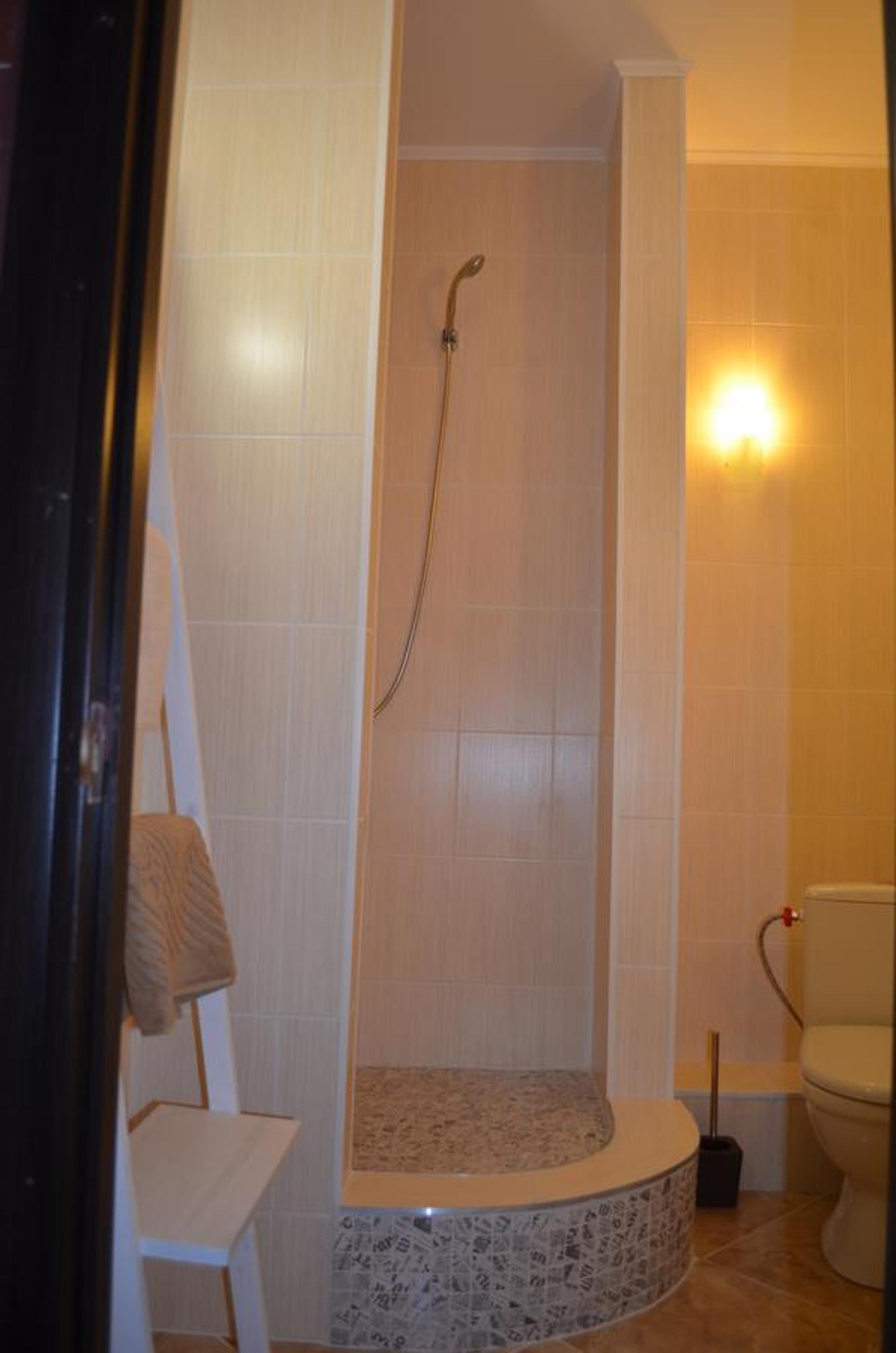 Basic Triple Room photo 3