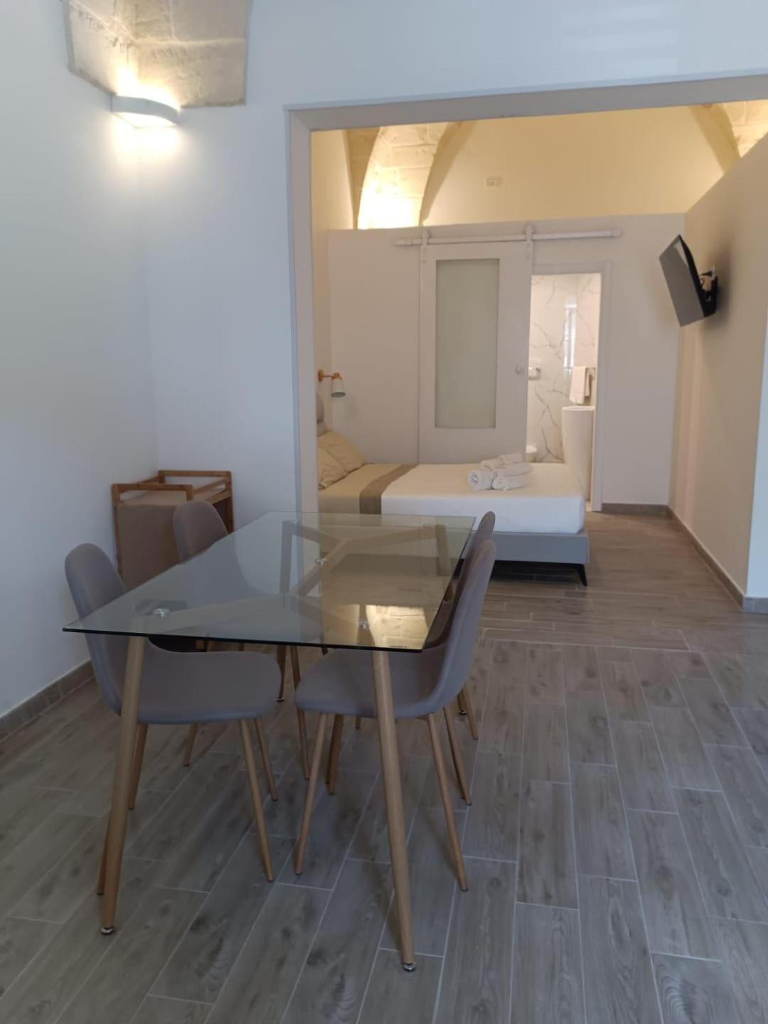 Studio Apartment photo 1