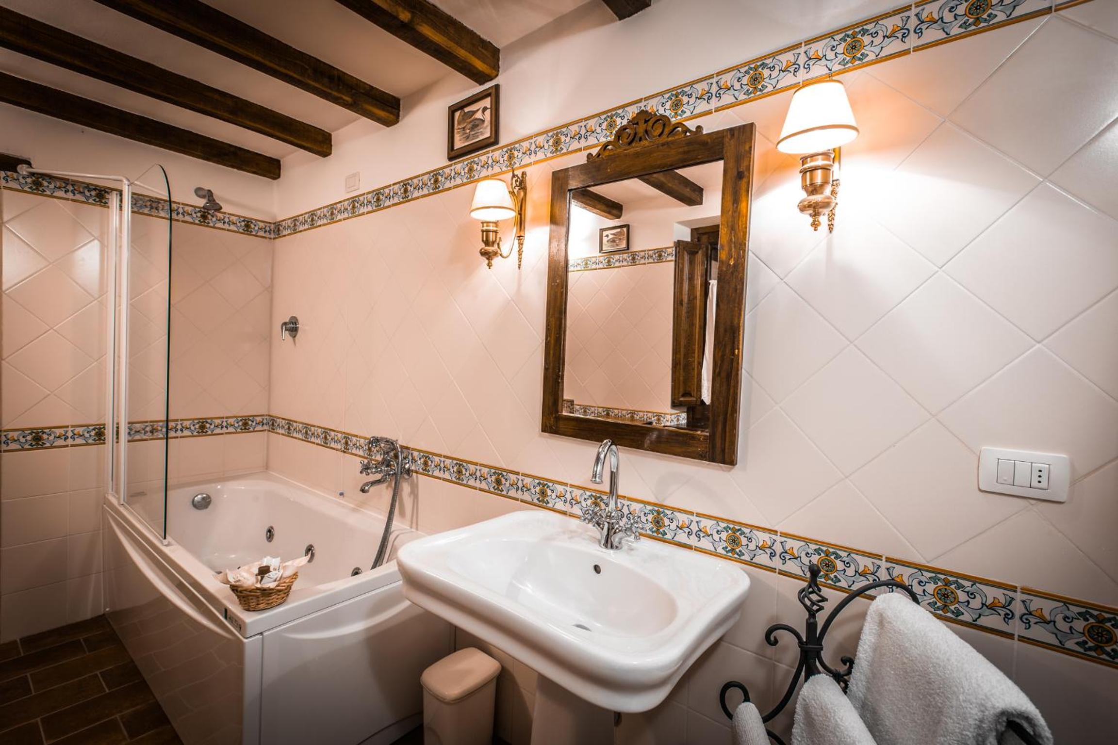 King Room With Spa Bath photo 2