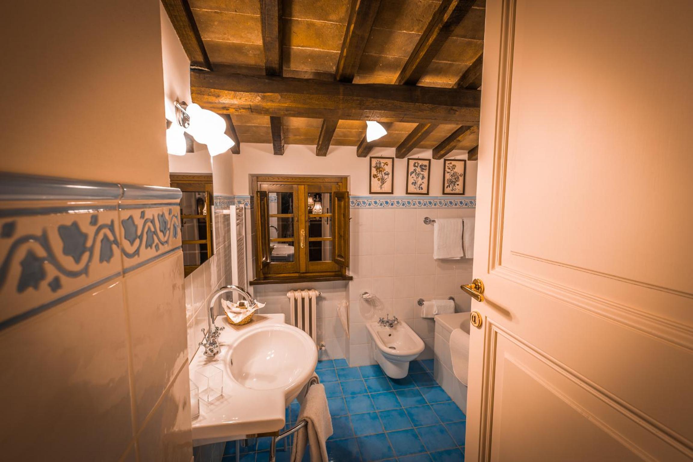 Double Room With Private Bathroom photo 3