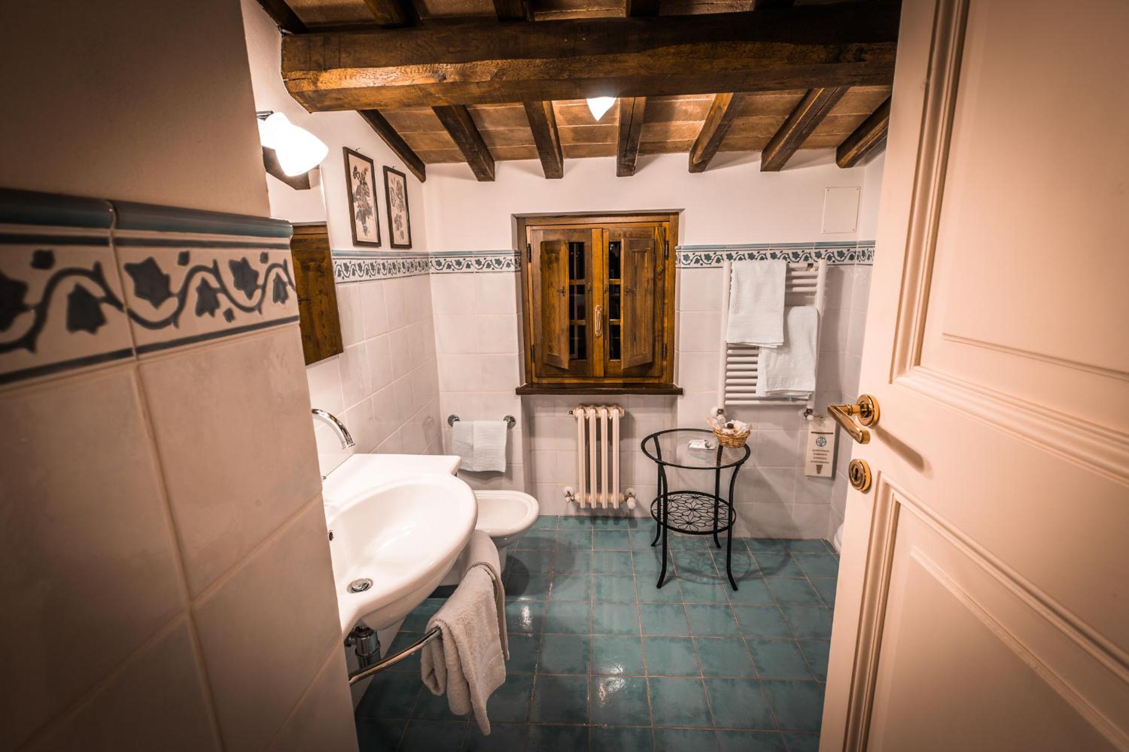 Double Room With Private Bathroom photo 3