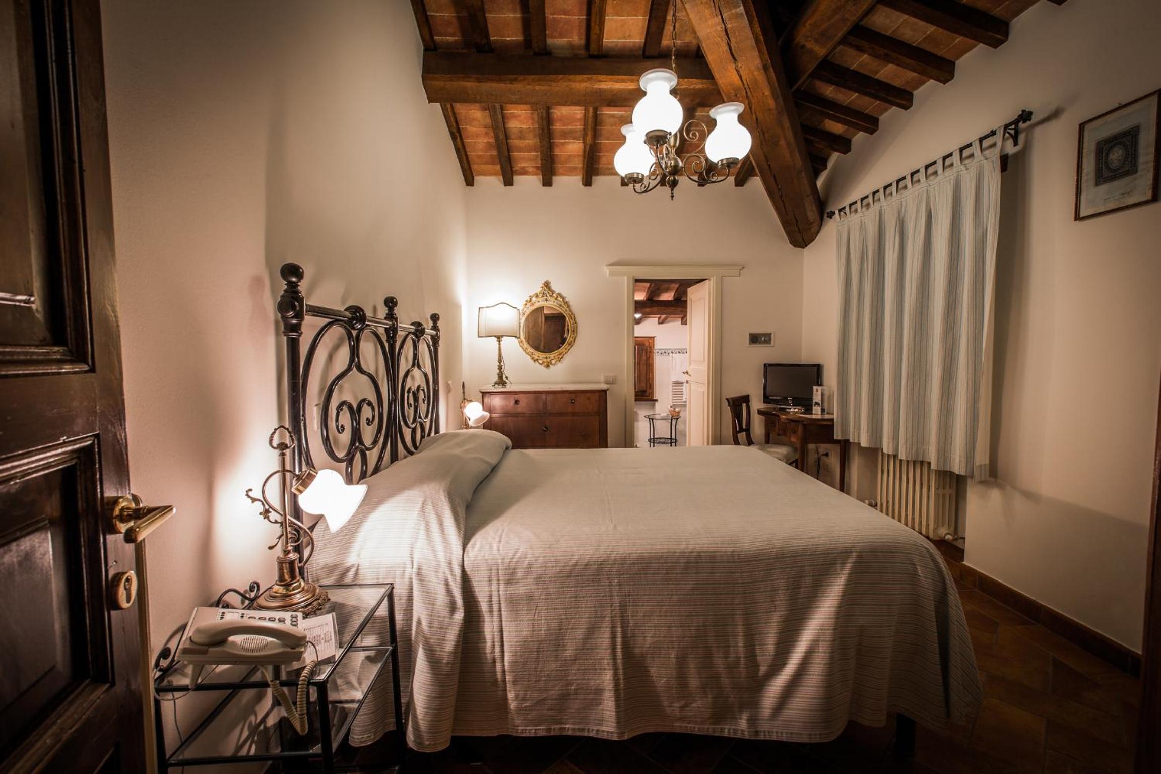 Double Room With Private Bathroom photo 1