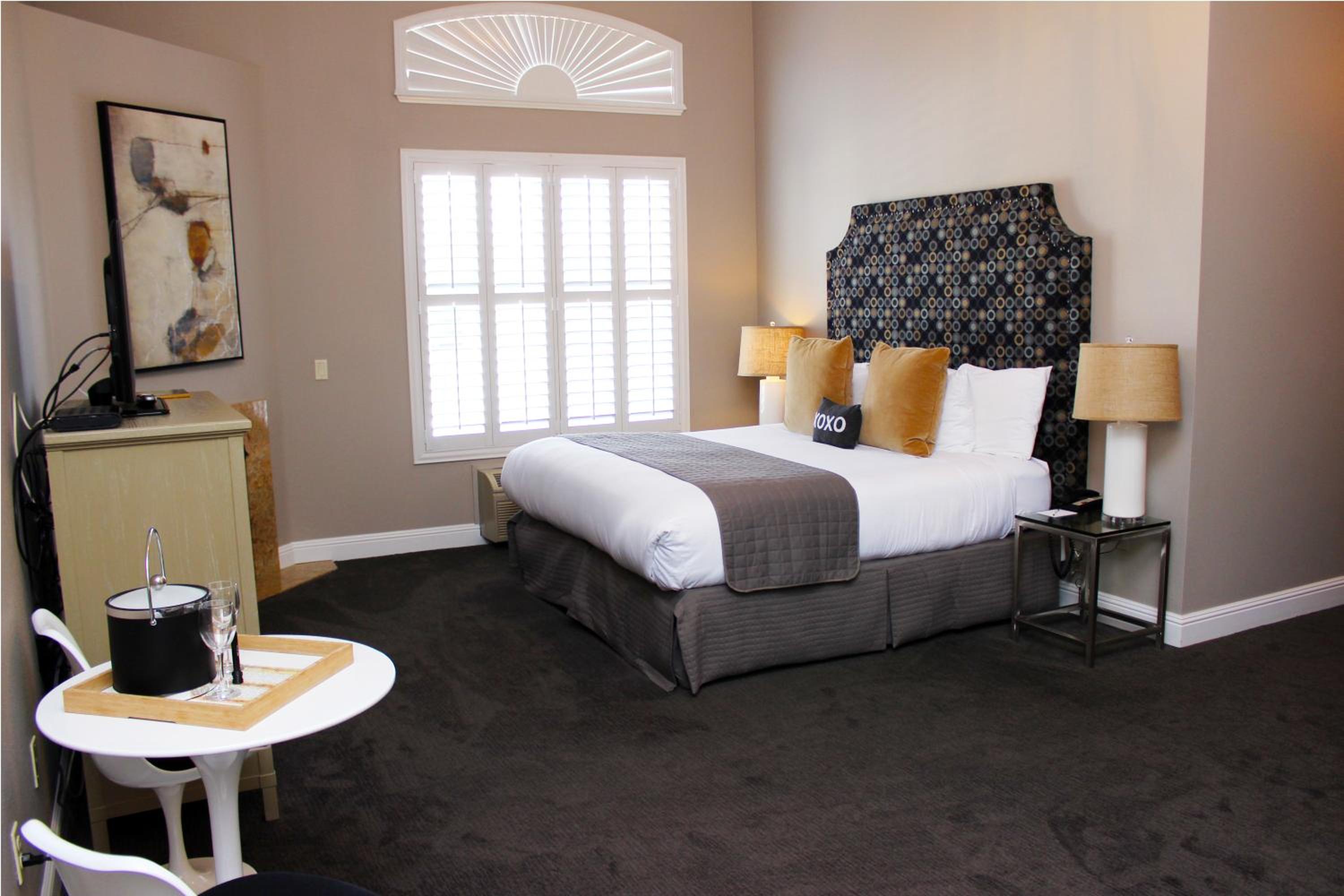 Superior King Suite photo 3