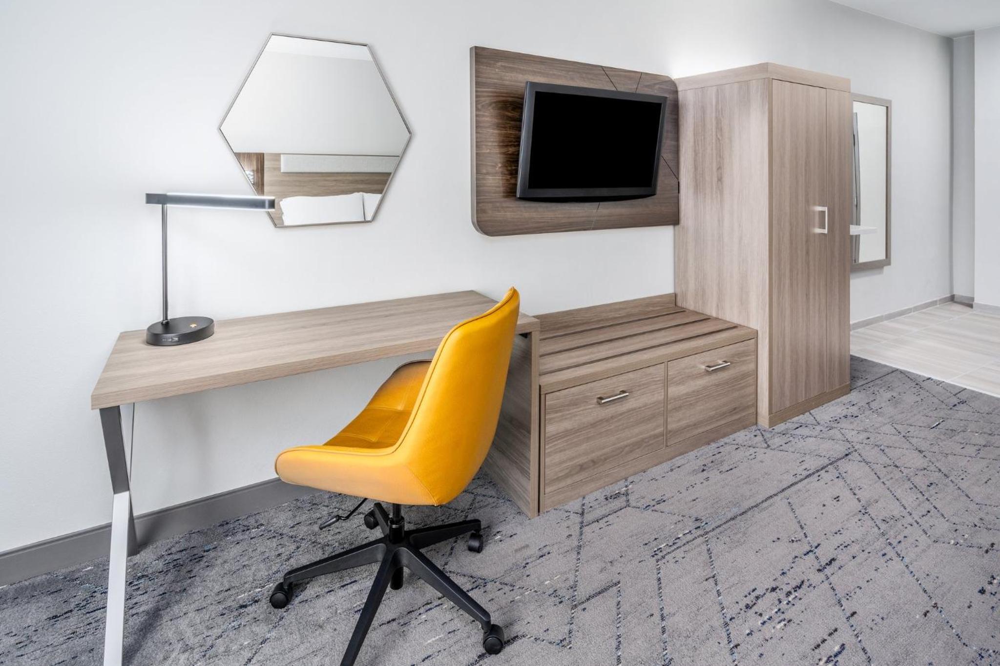 King Suite - Photo 3