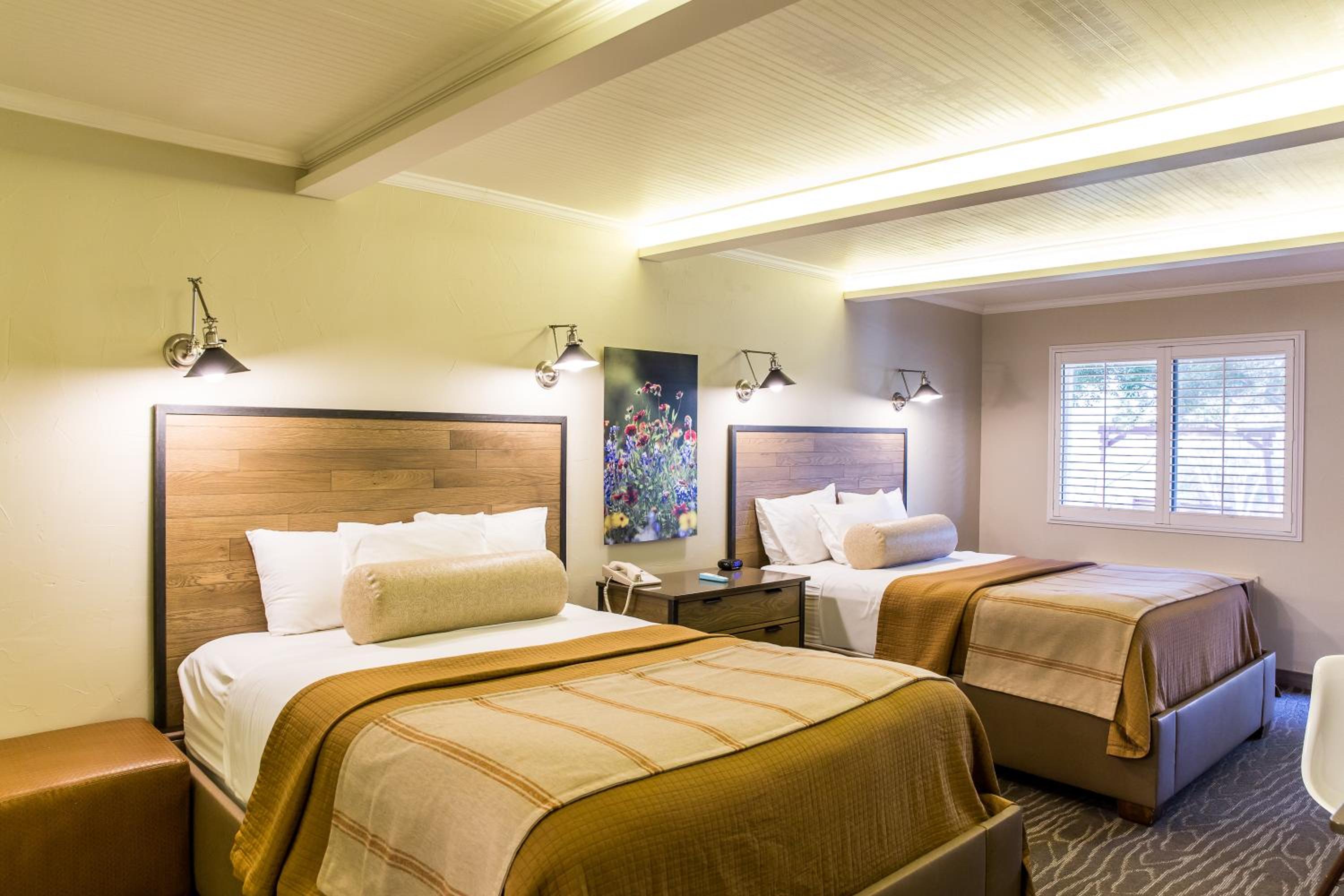 Queen Room with Two Queen Beds - Pool Side