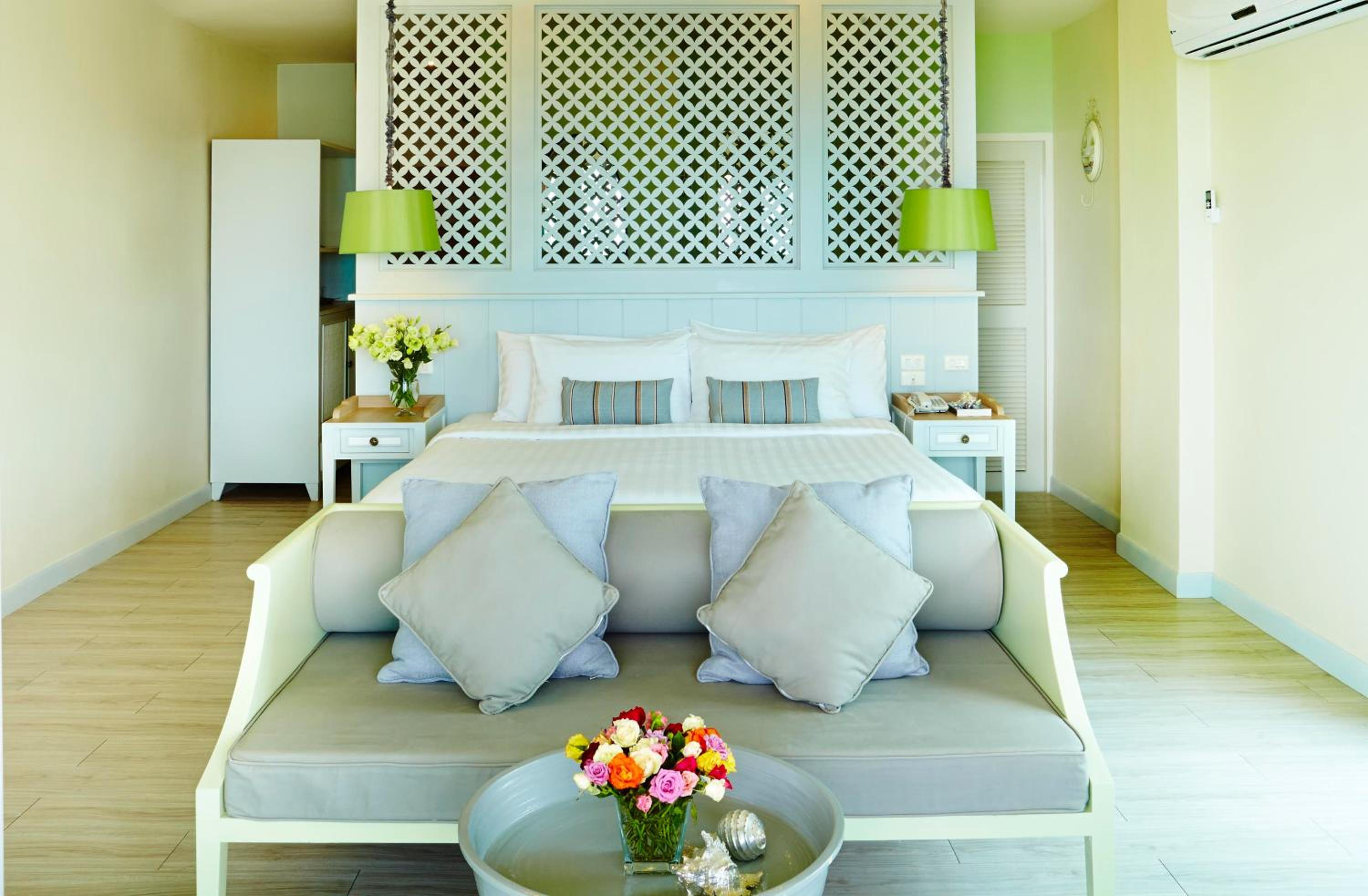 Deluxe Double Room Corner with Sea View - Photo 9
