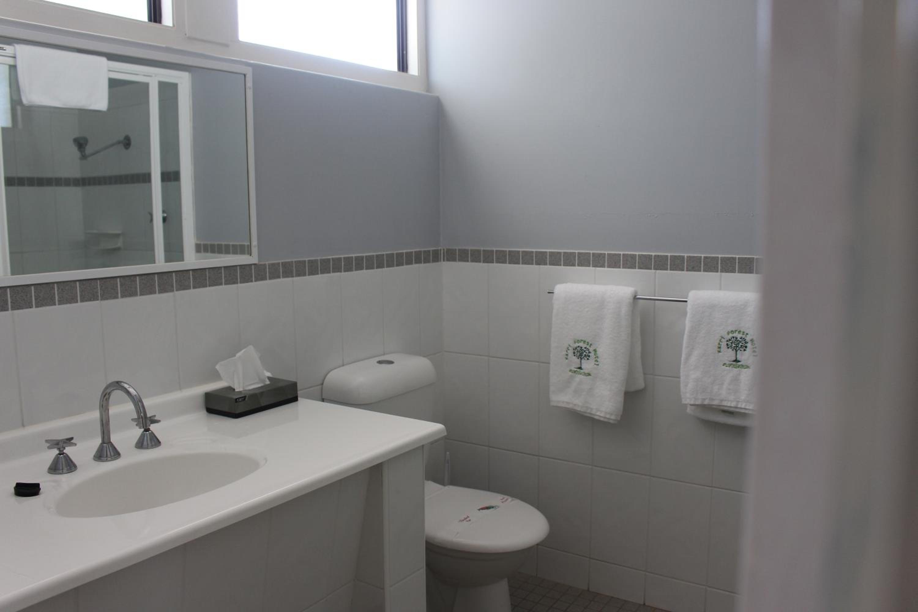 Standard Double Room - Photo 8