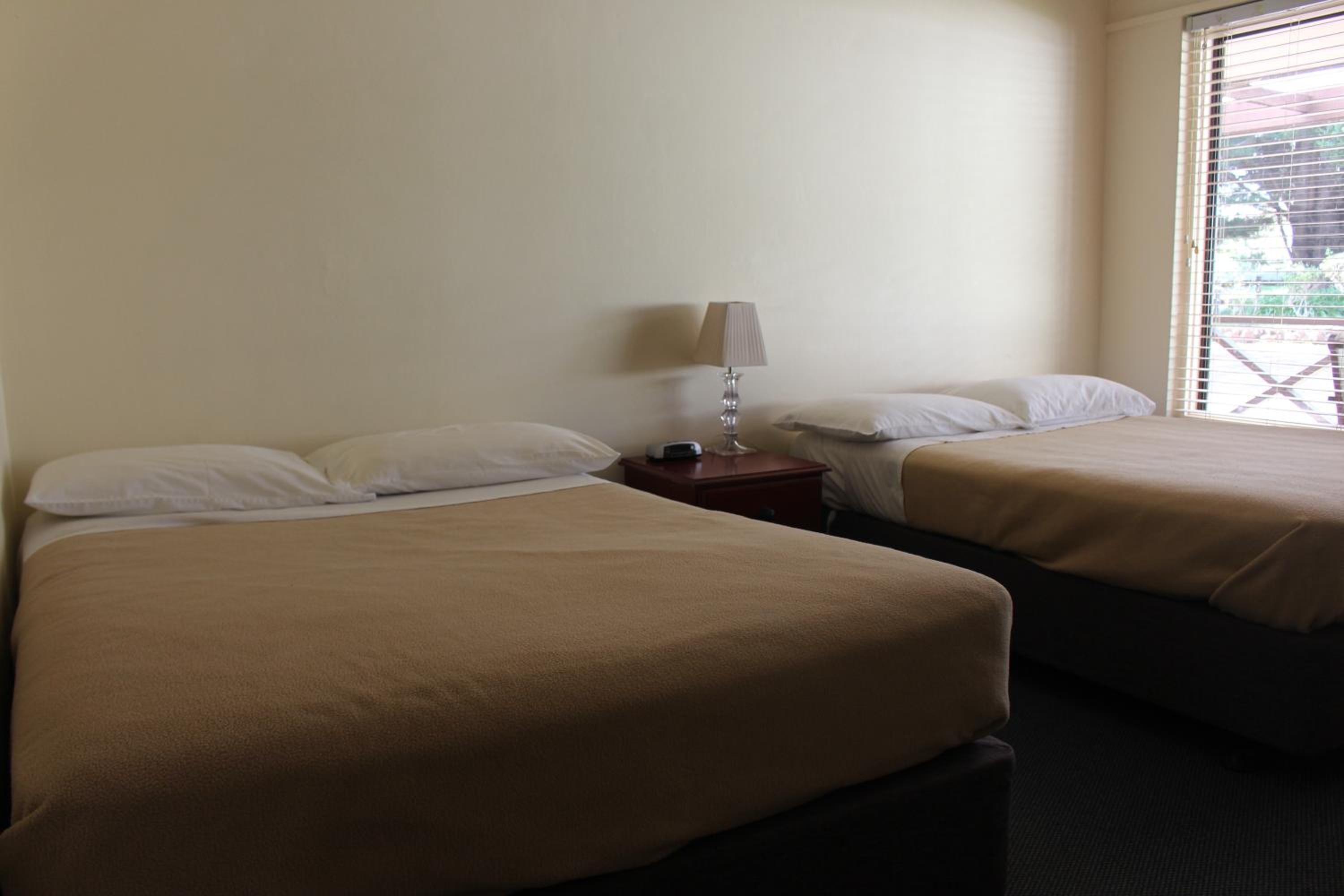 Standard Twin Room - Photo 1