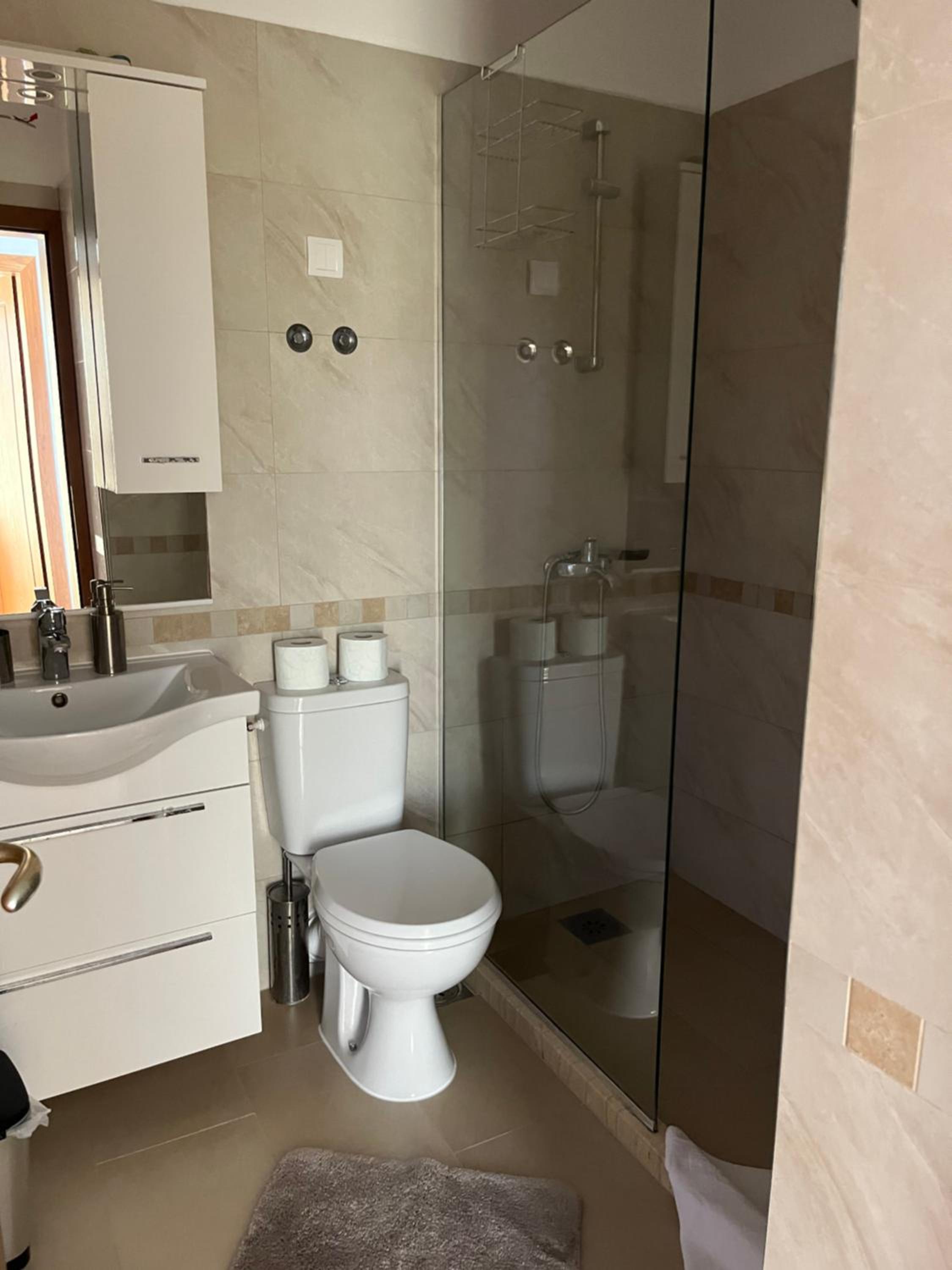 Two-Bedroom Deluxe Apartment with Balcony photo 2