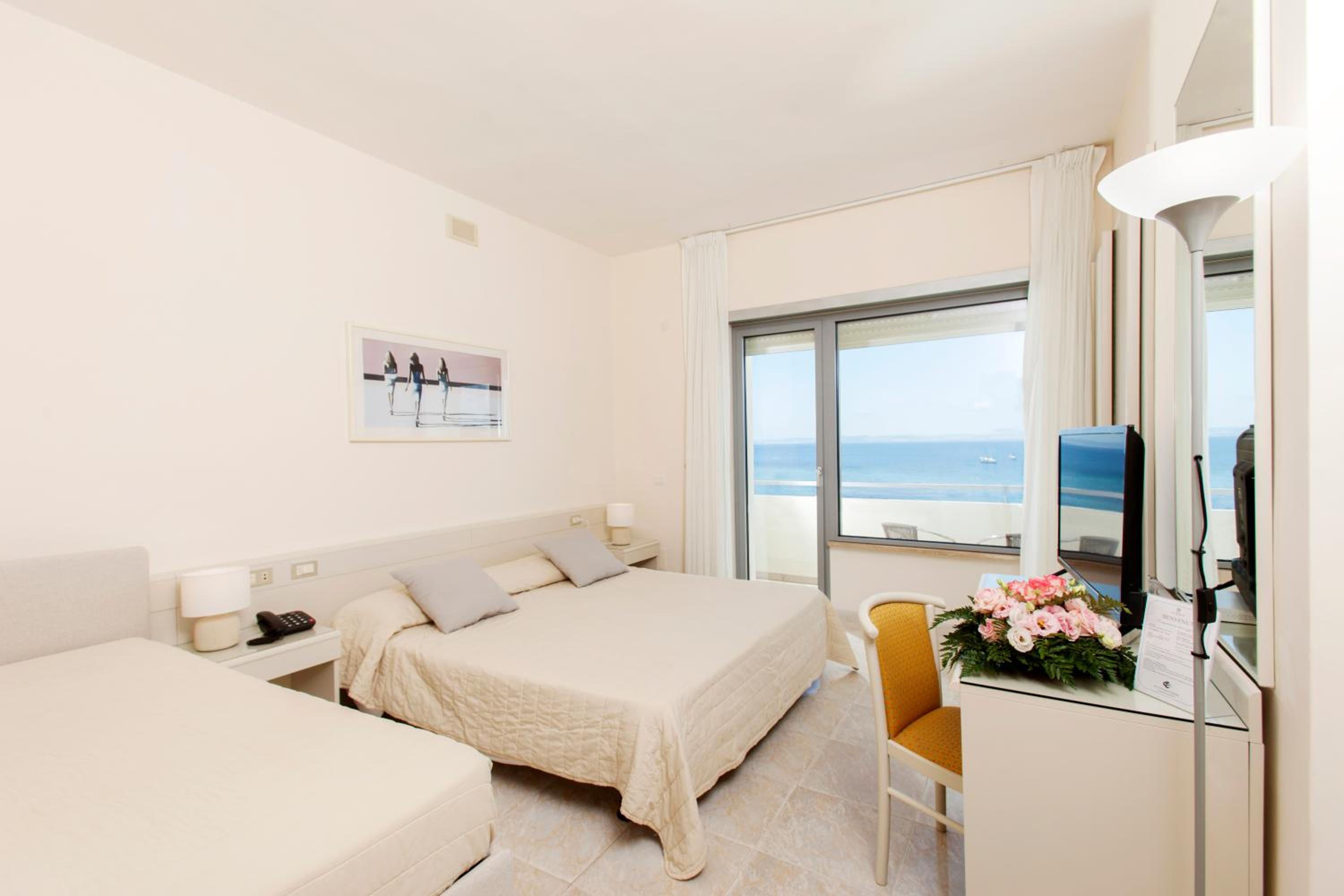 Deluxe Double Room with Sea View - Photo 1