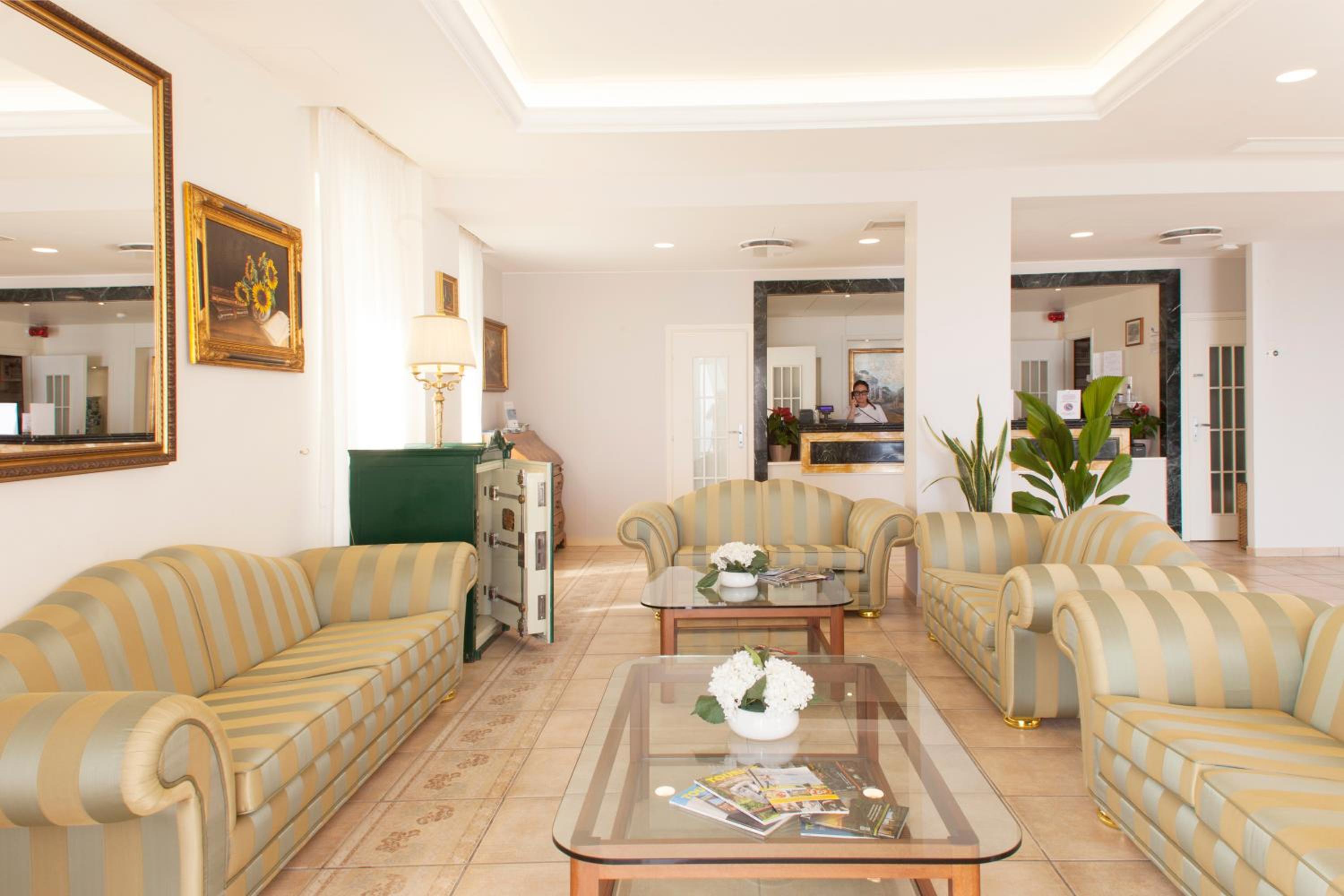 Deluxe Double Room with Sea View - Photo 2