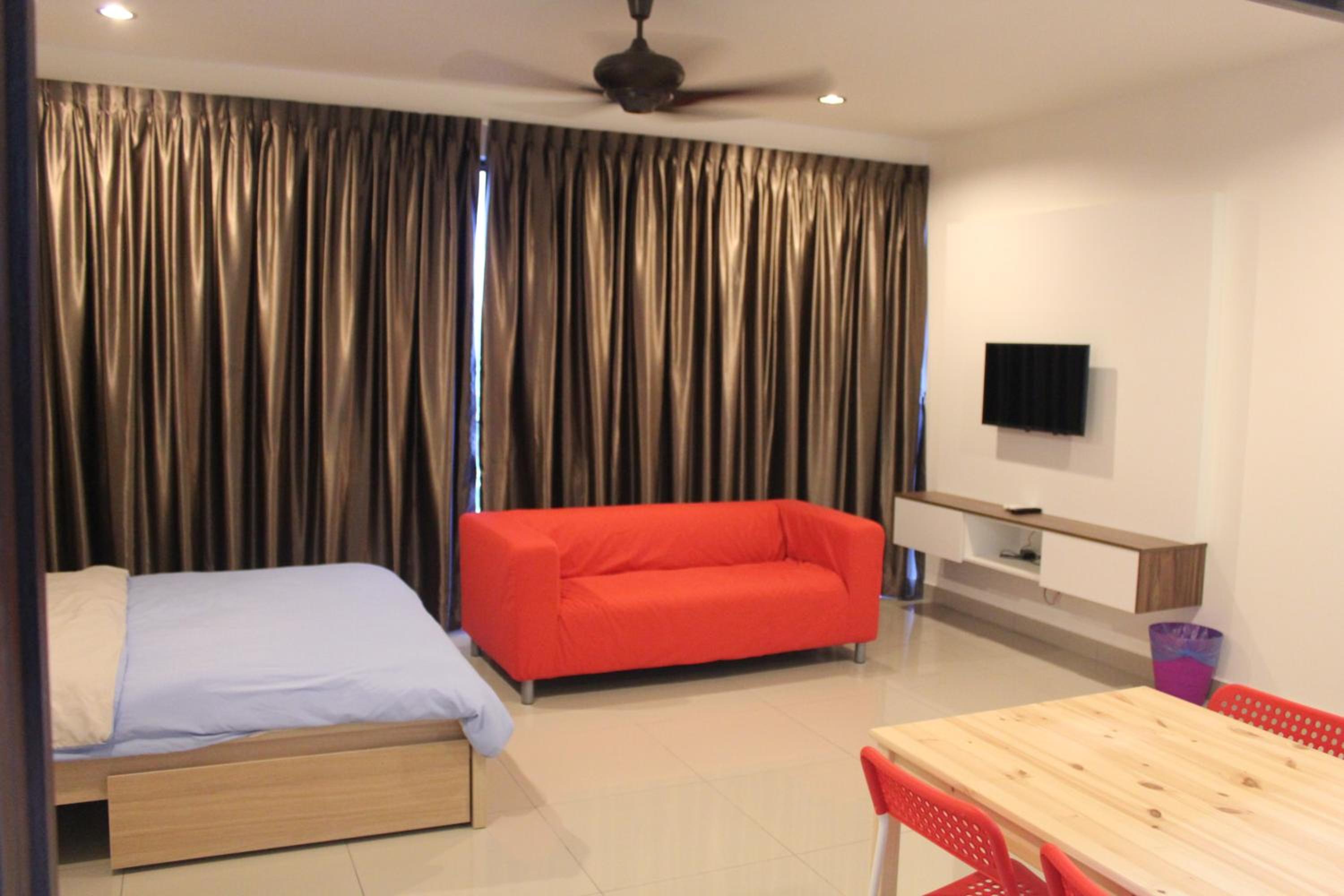 Deluxe Queen Room - Photo 1