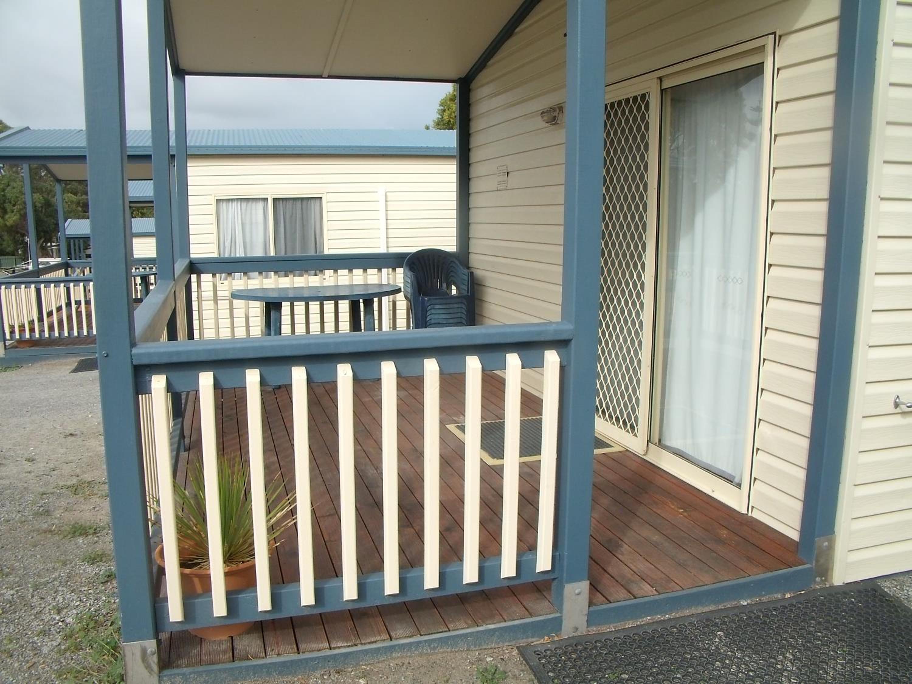 Deluxe Bungalow photo 2