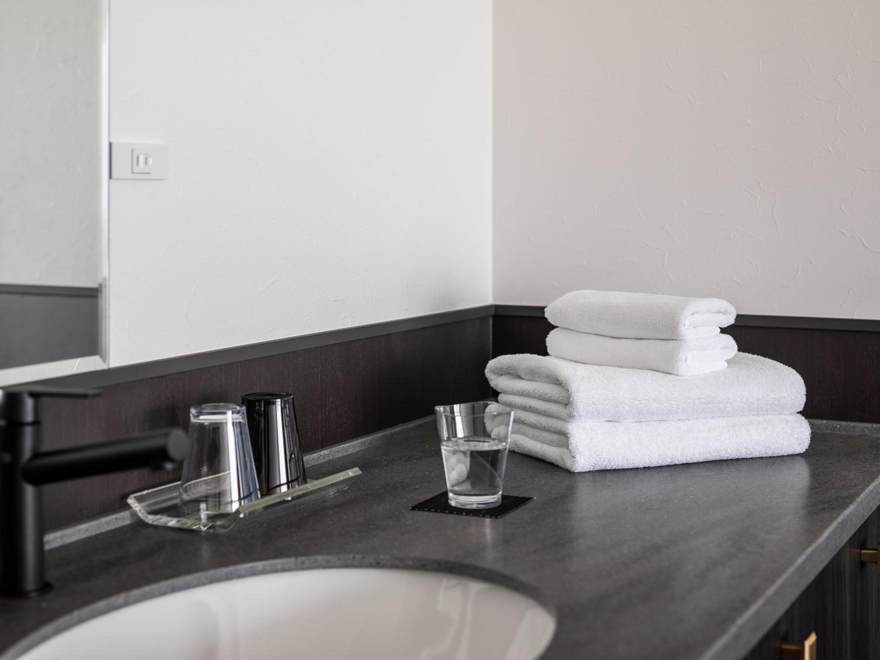 Standard Triple Room - Non-Smoking photo 2