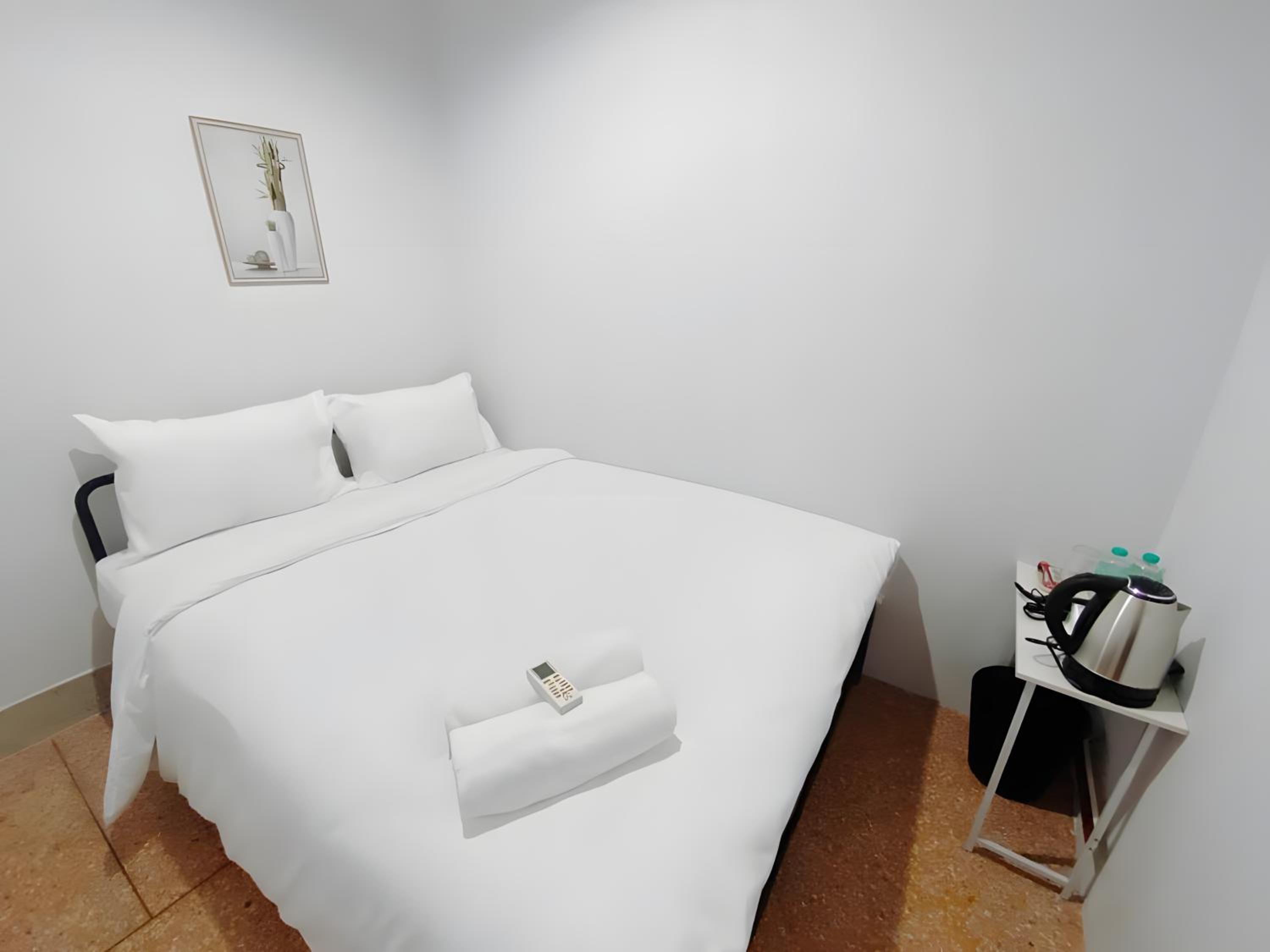 Double Room with Shared Bathroom photo 2