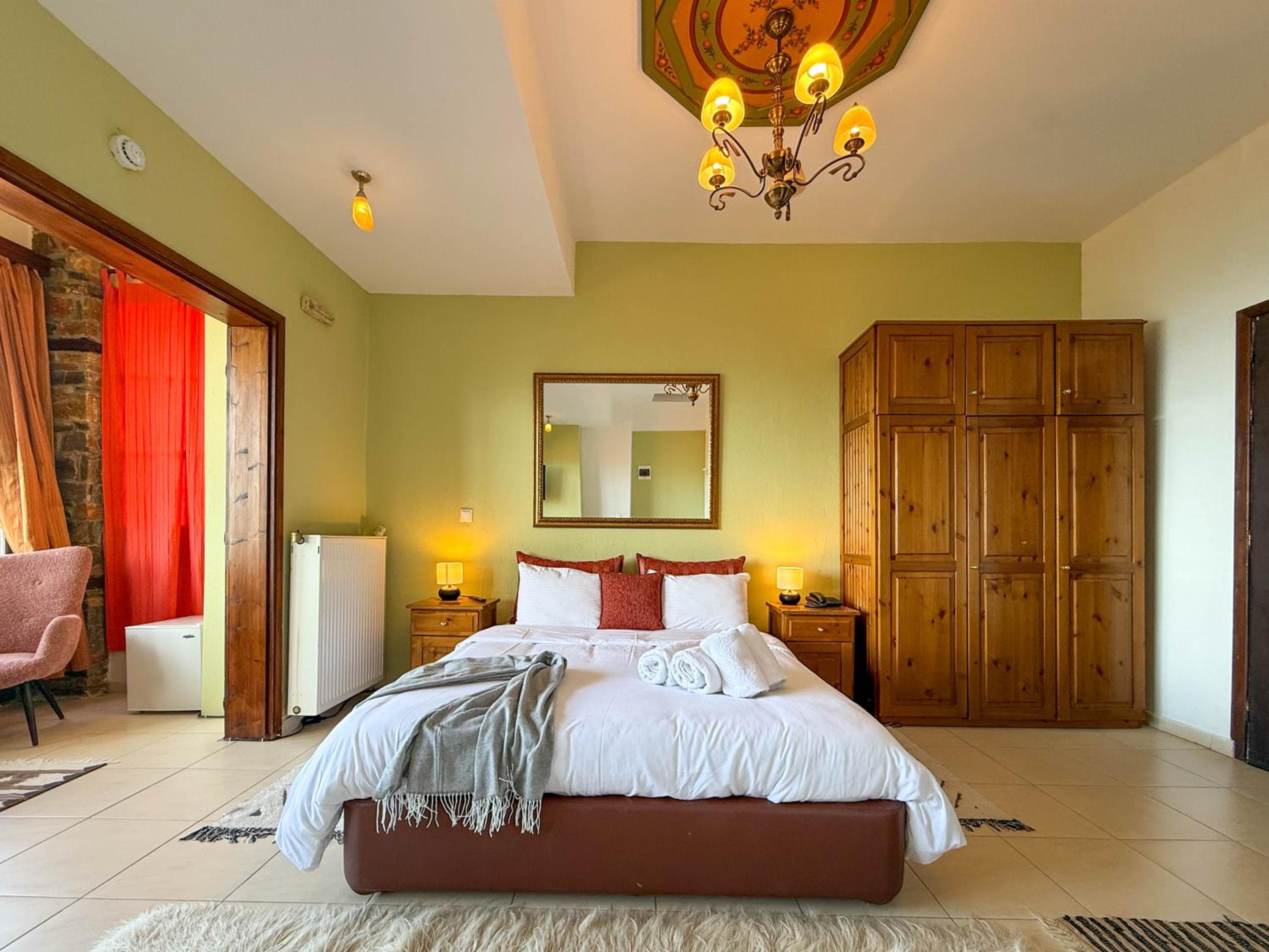 Deluxe Suite with Sea View photo 3
