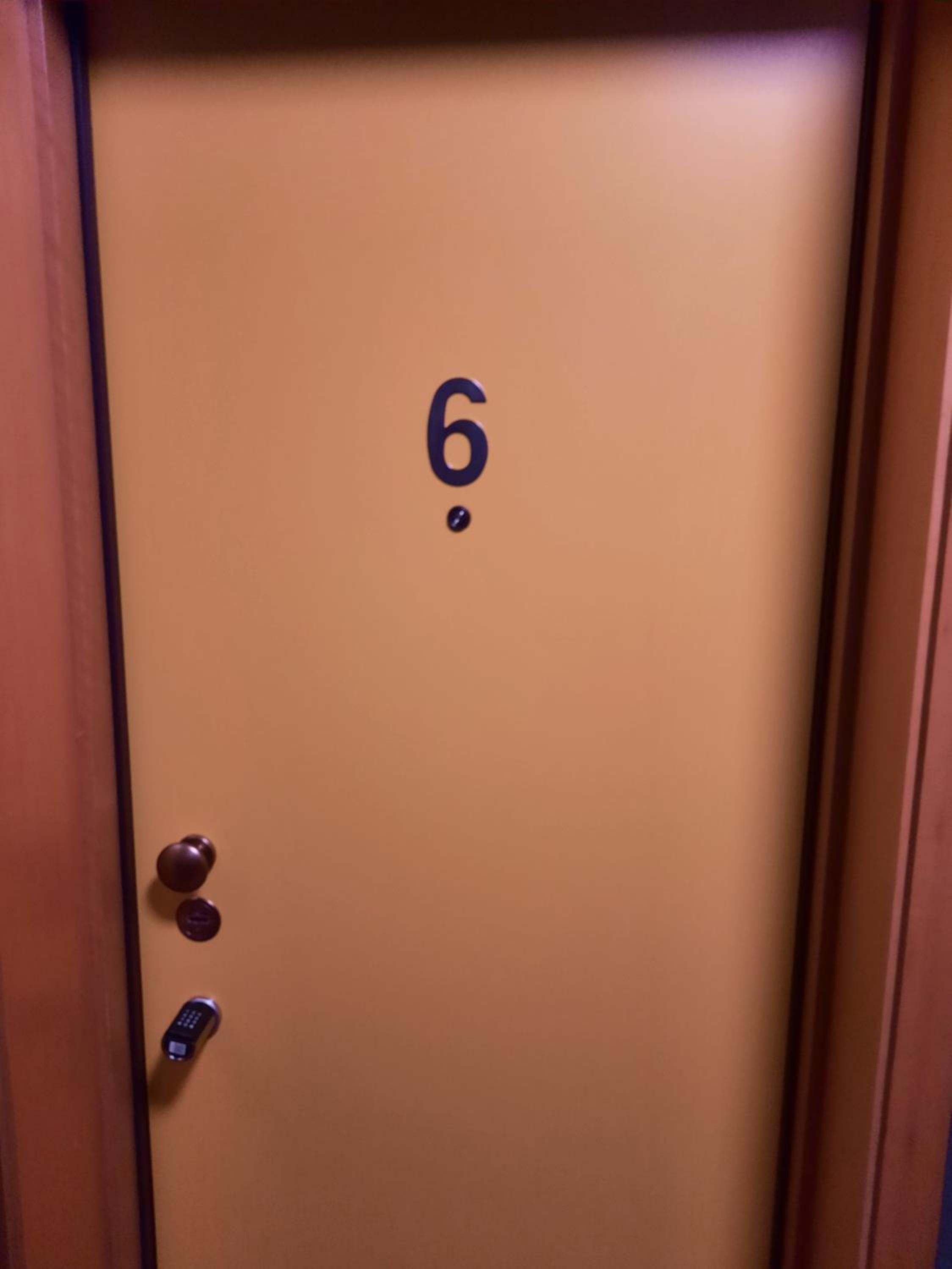 Deluxe One-Bedroom Apartment