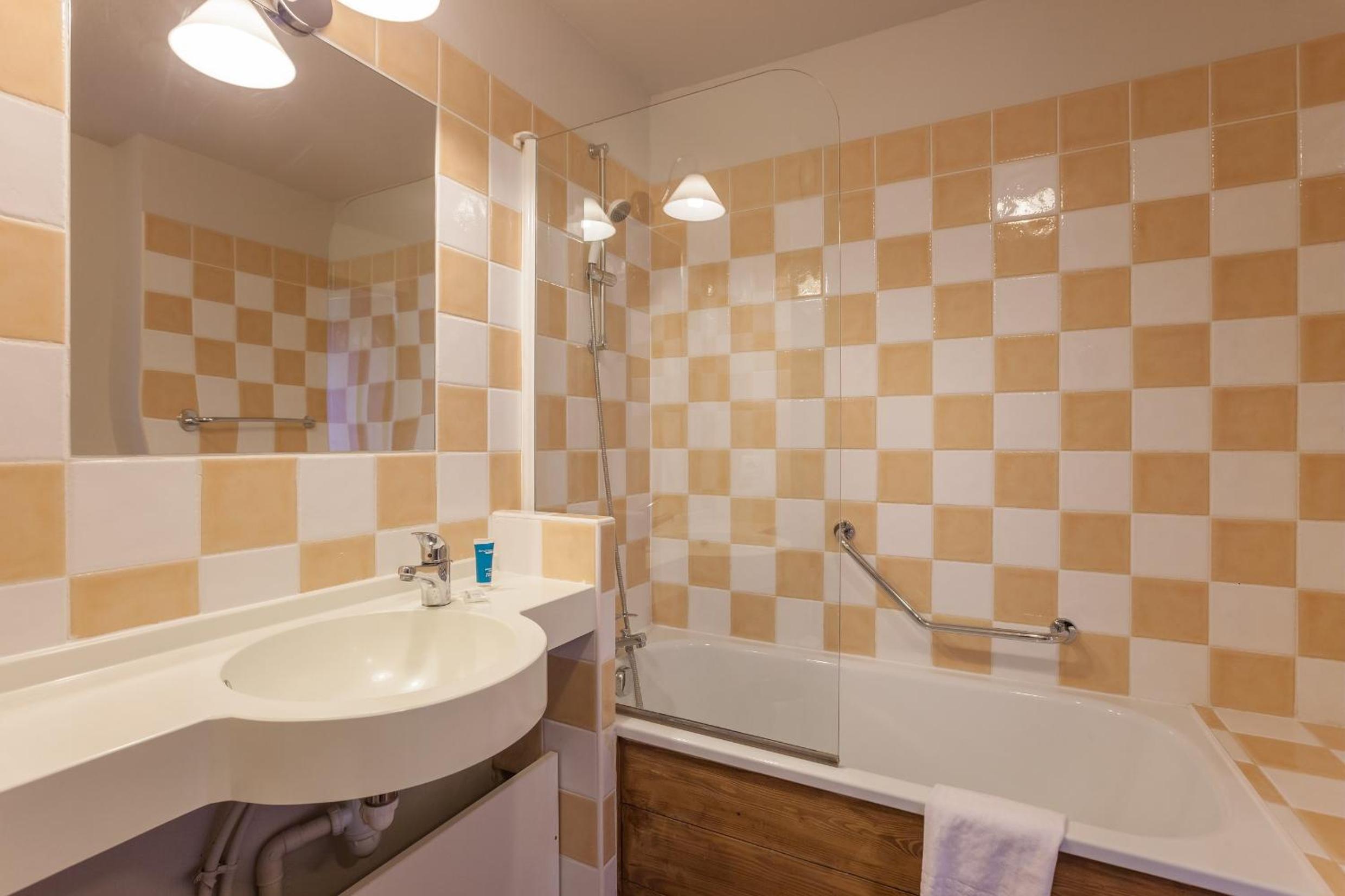 Comfort One-Bedroom Apartment (5 People)