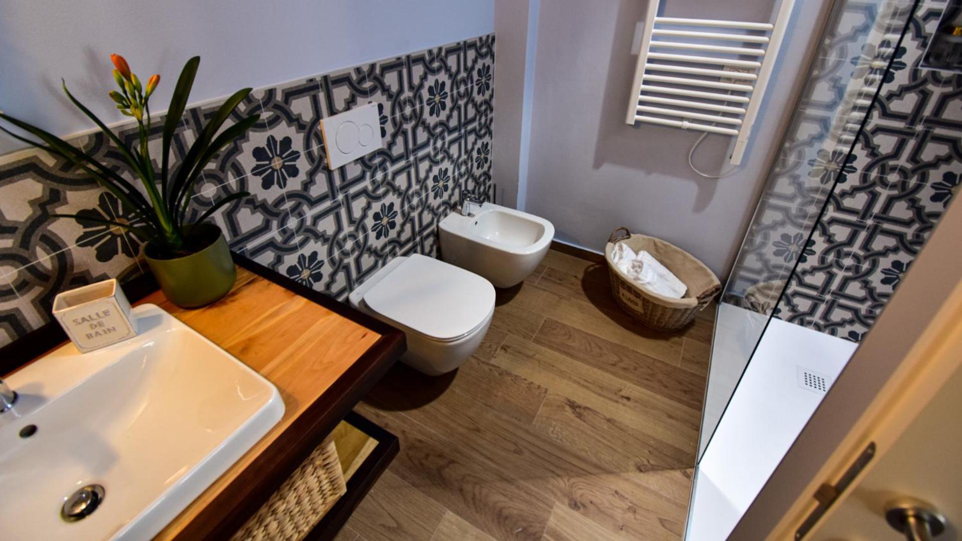 One-Bedroom Deluxe Apartment