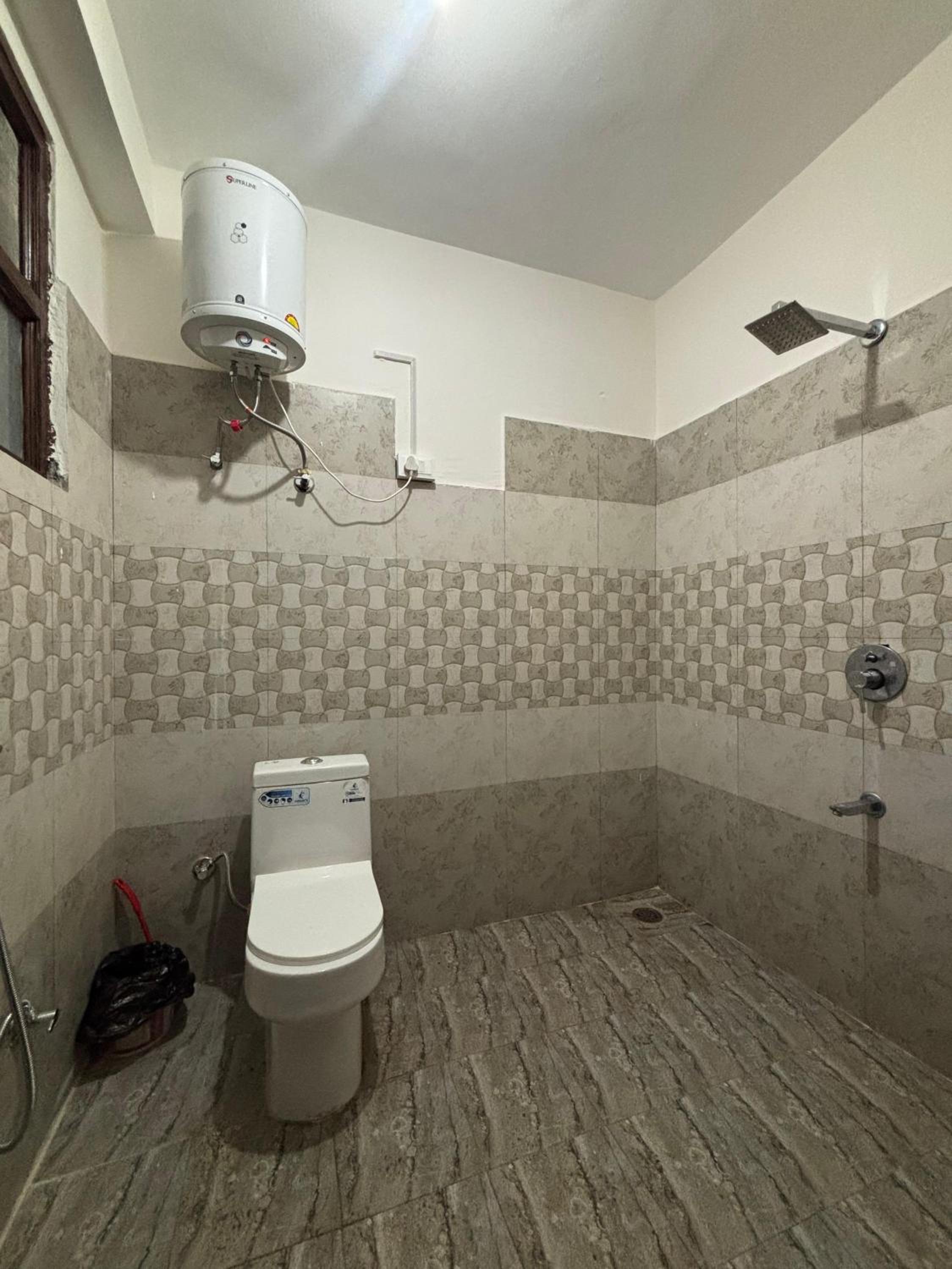 Basic Triple Room with Shared Bathroom photo 1