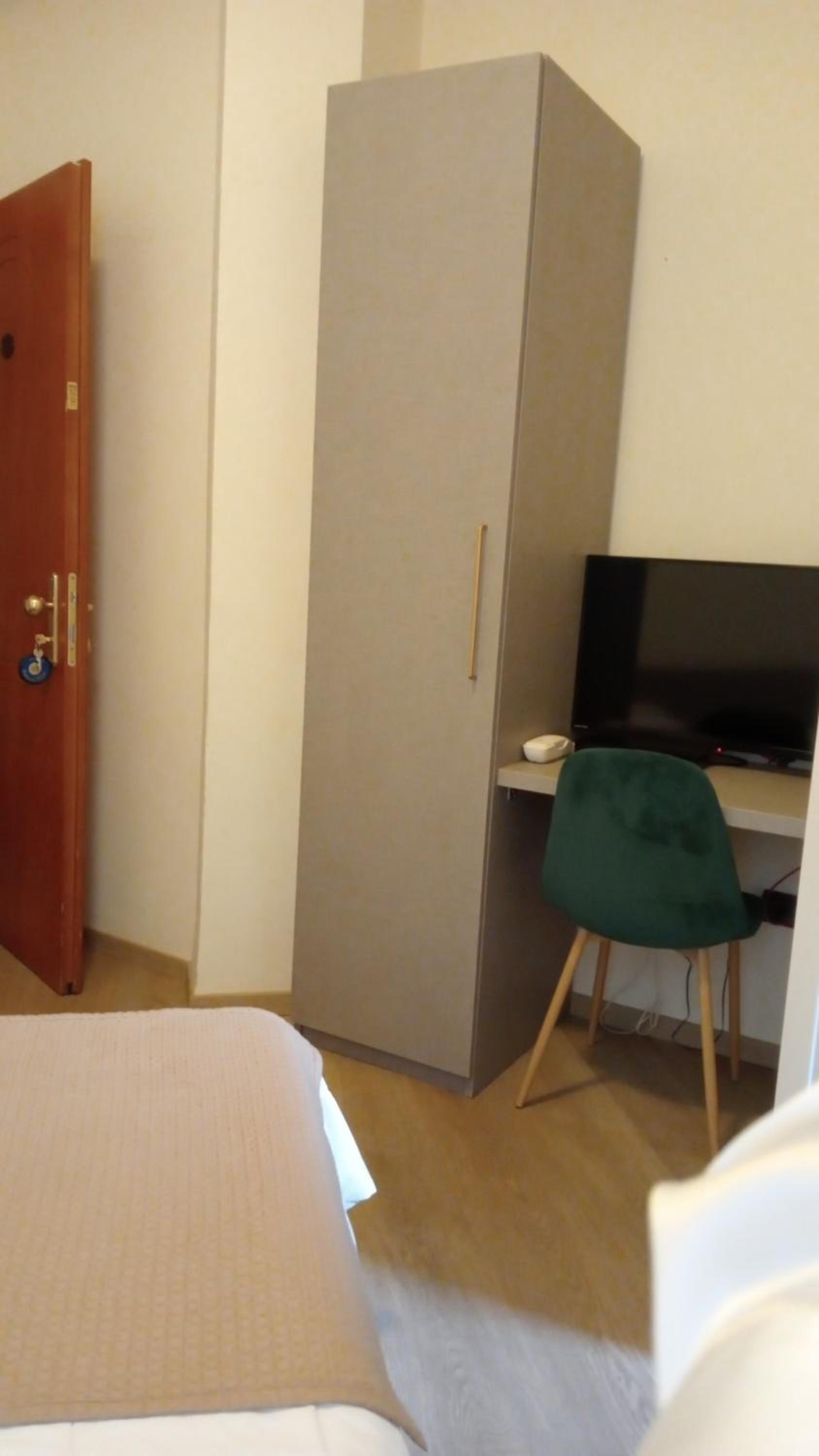 Small Double Room - Photo 1