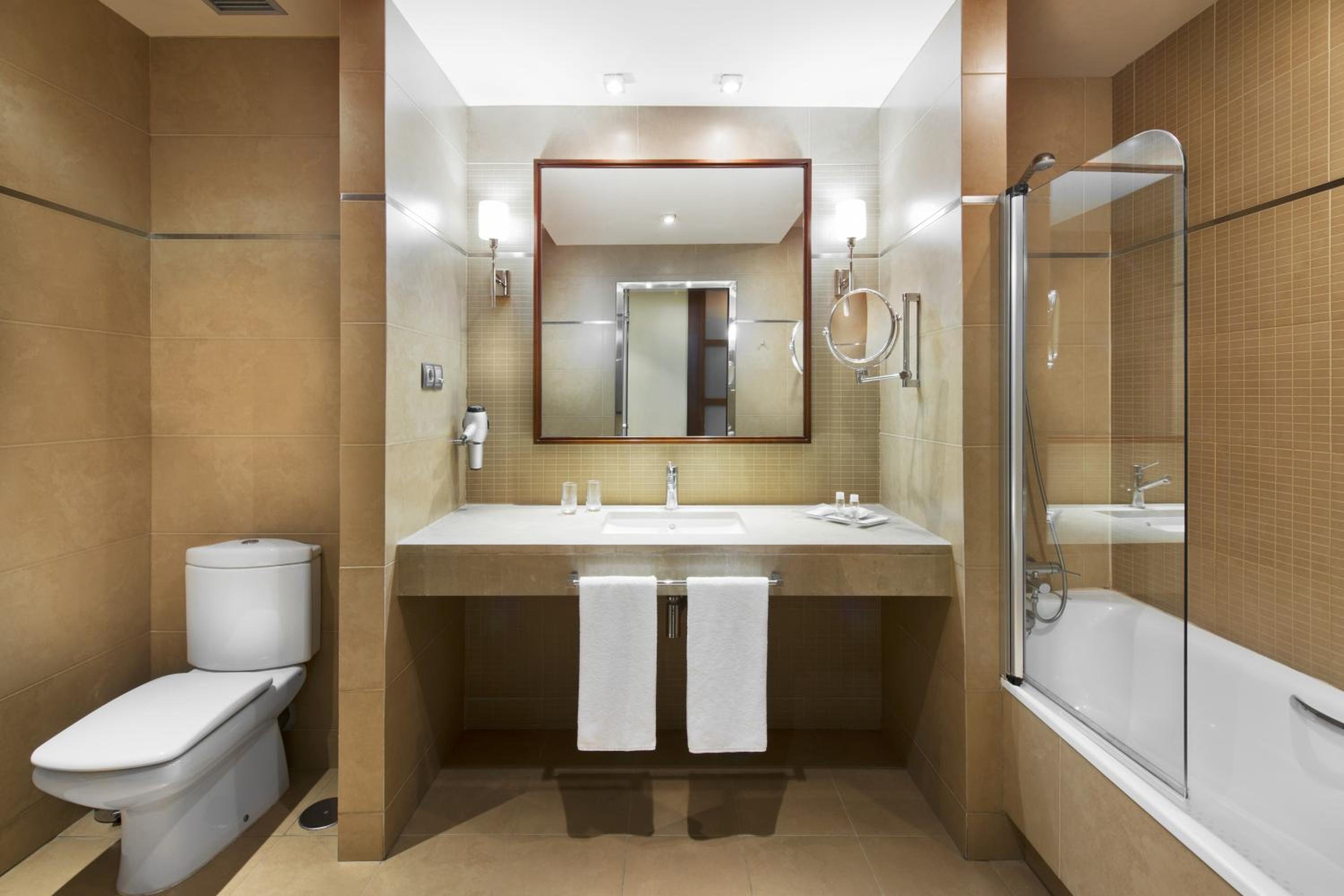 Double or Twin Room - Photo 4