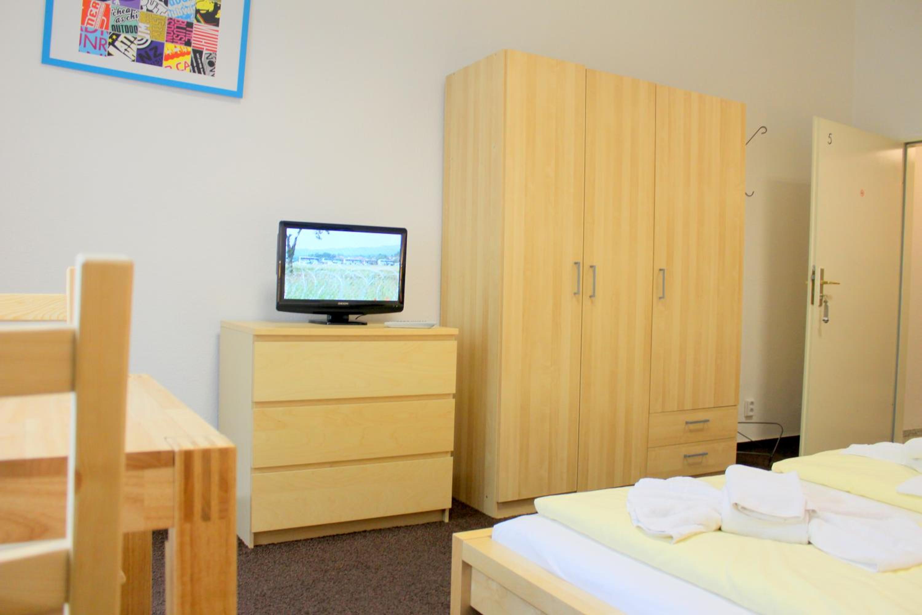 Double Room with Shared Bathroom photo 2