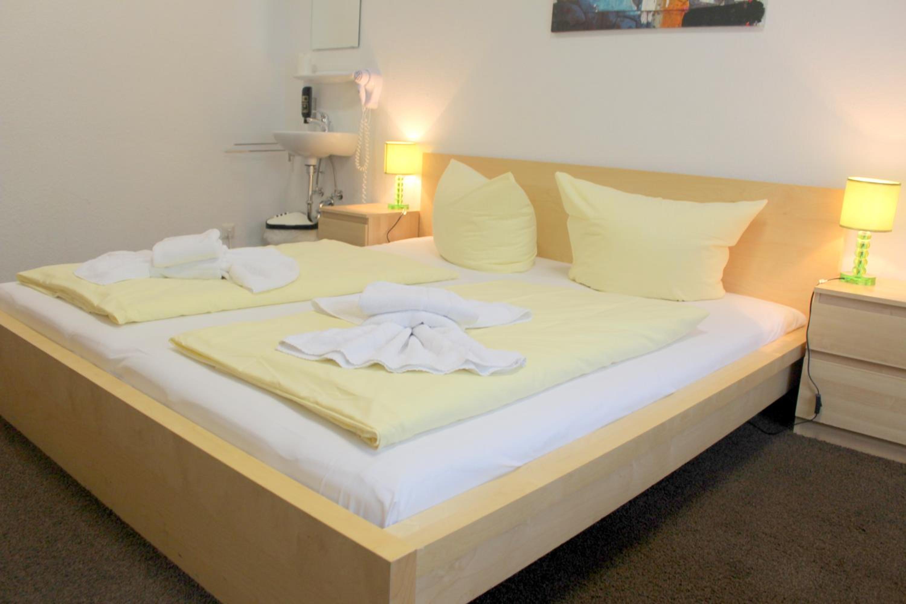 Double Room with Shared Bathroom photo 1