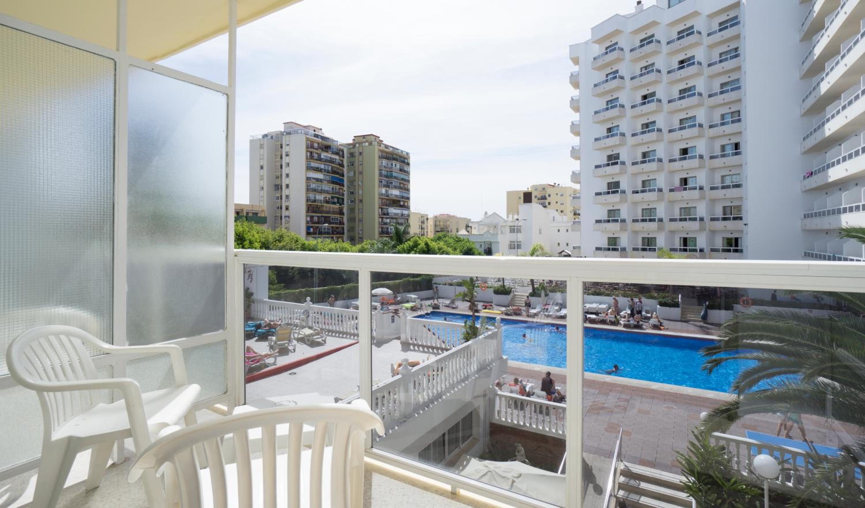 Double or Twin Room with Pool View photo 3