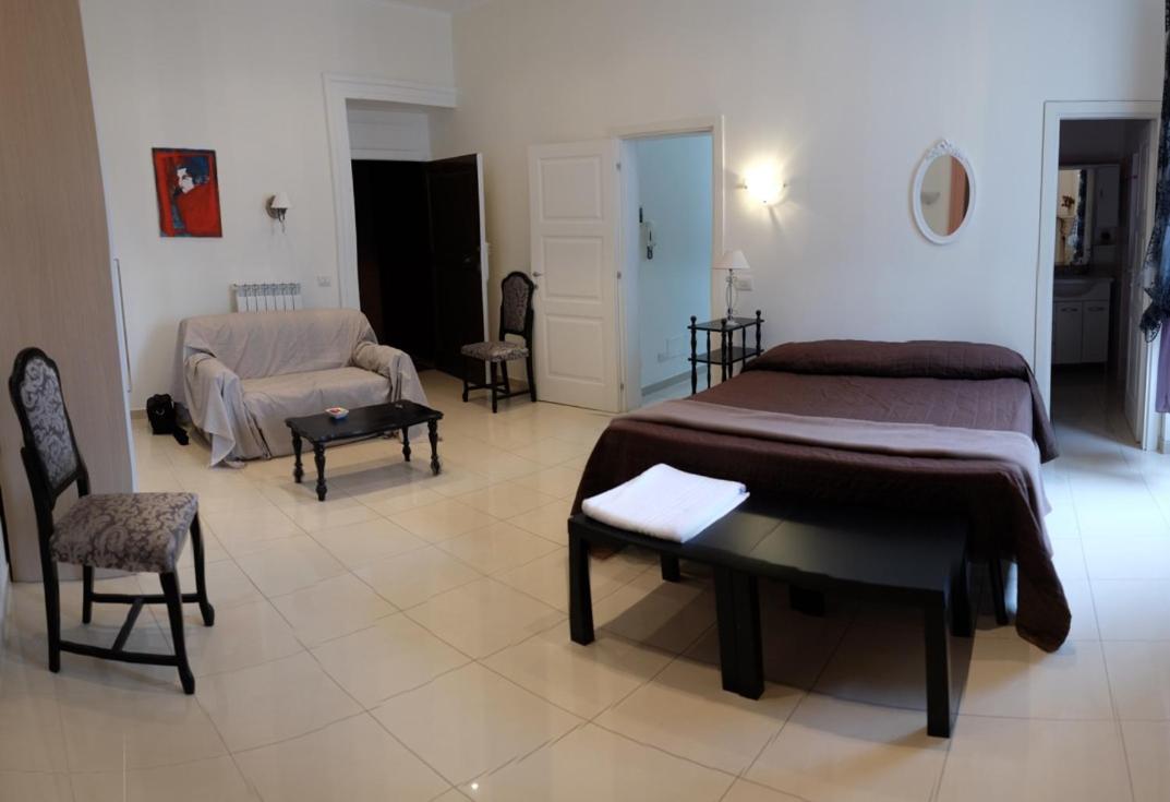 Deluxe Room - Photo 3