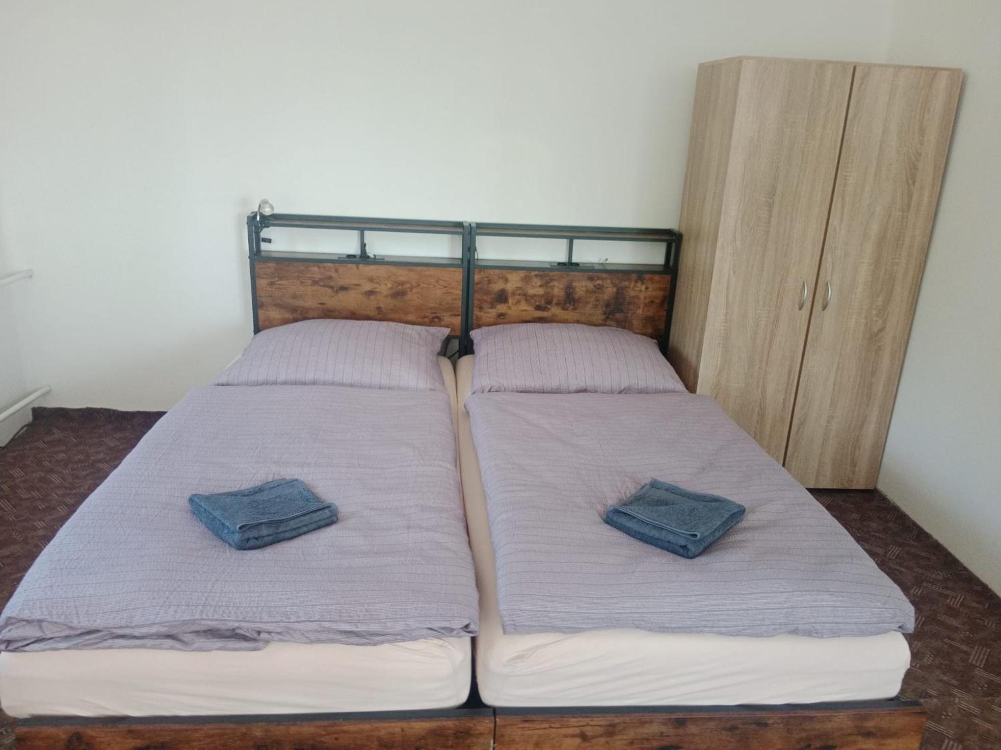6-Bed Mixed Dormitory Room