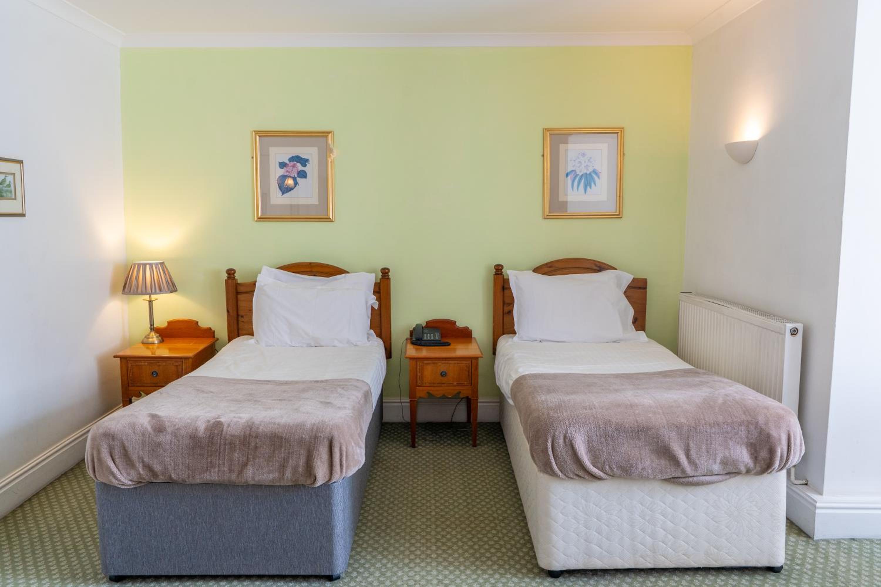 Twin Room - Photo 4