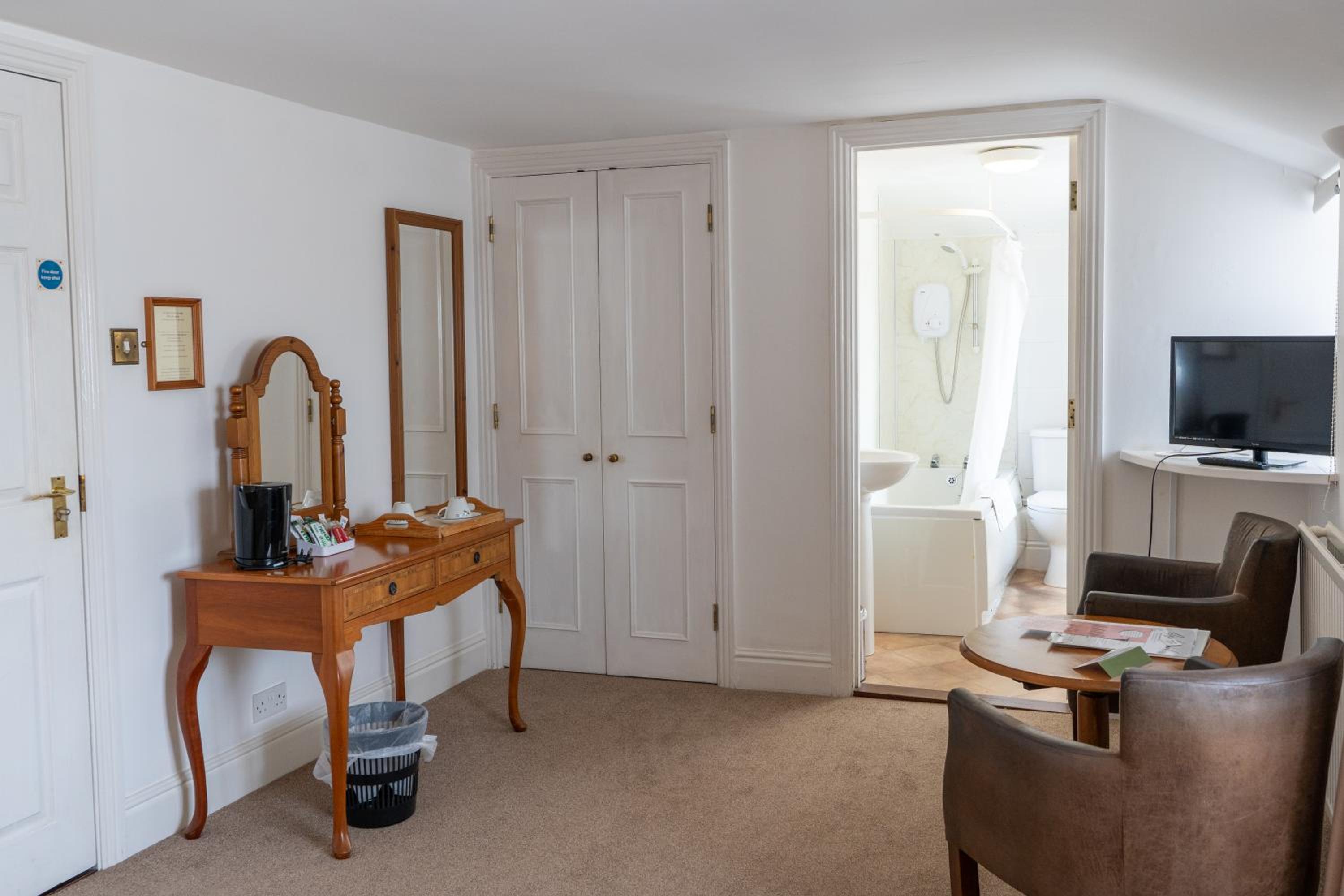 Double Room - Photo 2