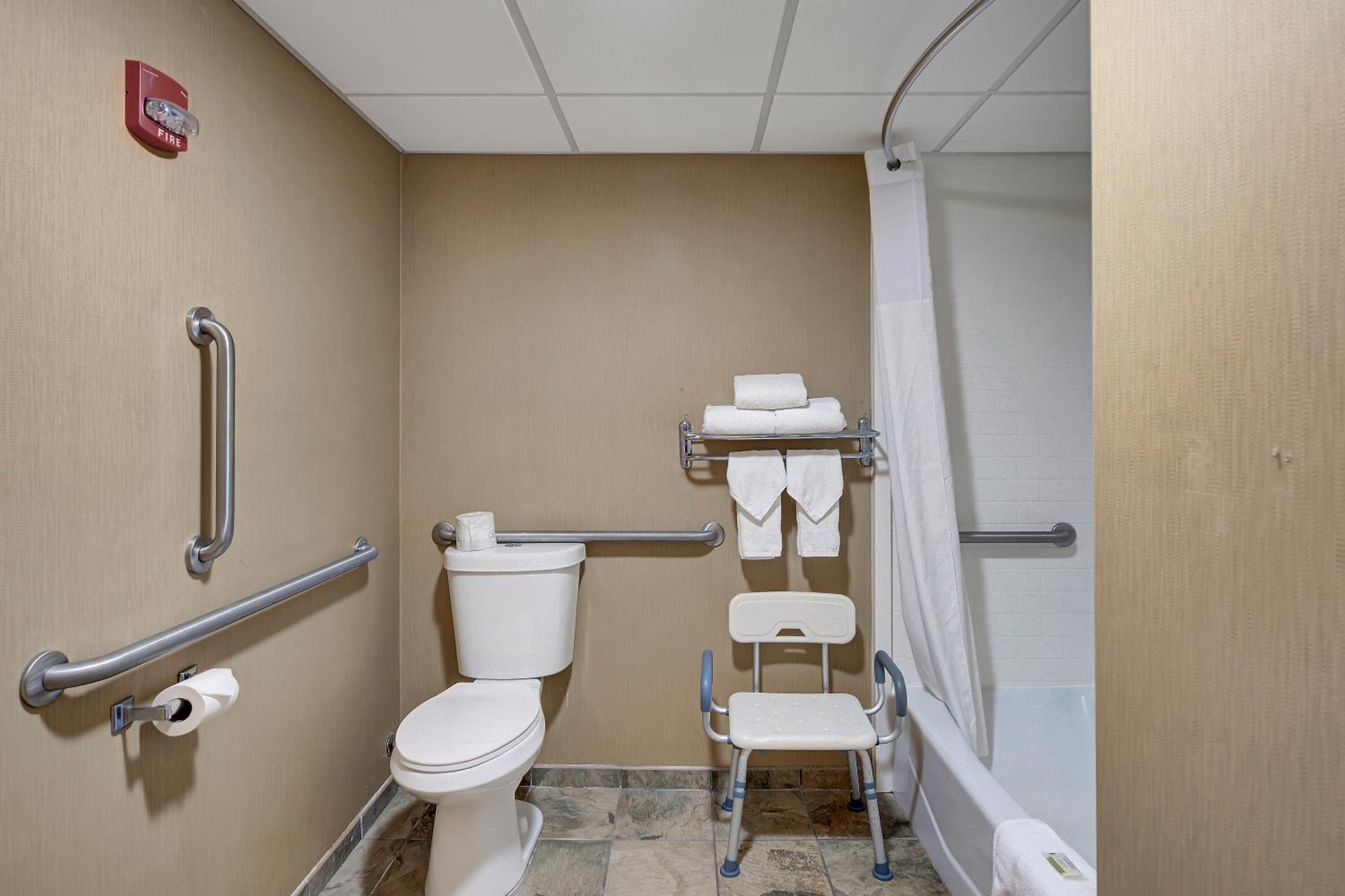 Queen Room - Disability Access/Non-Smoking - Photo 5