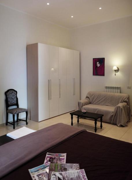 Deluxe Room - Photo 12