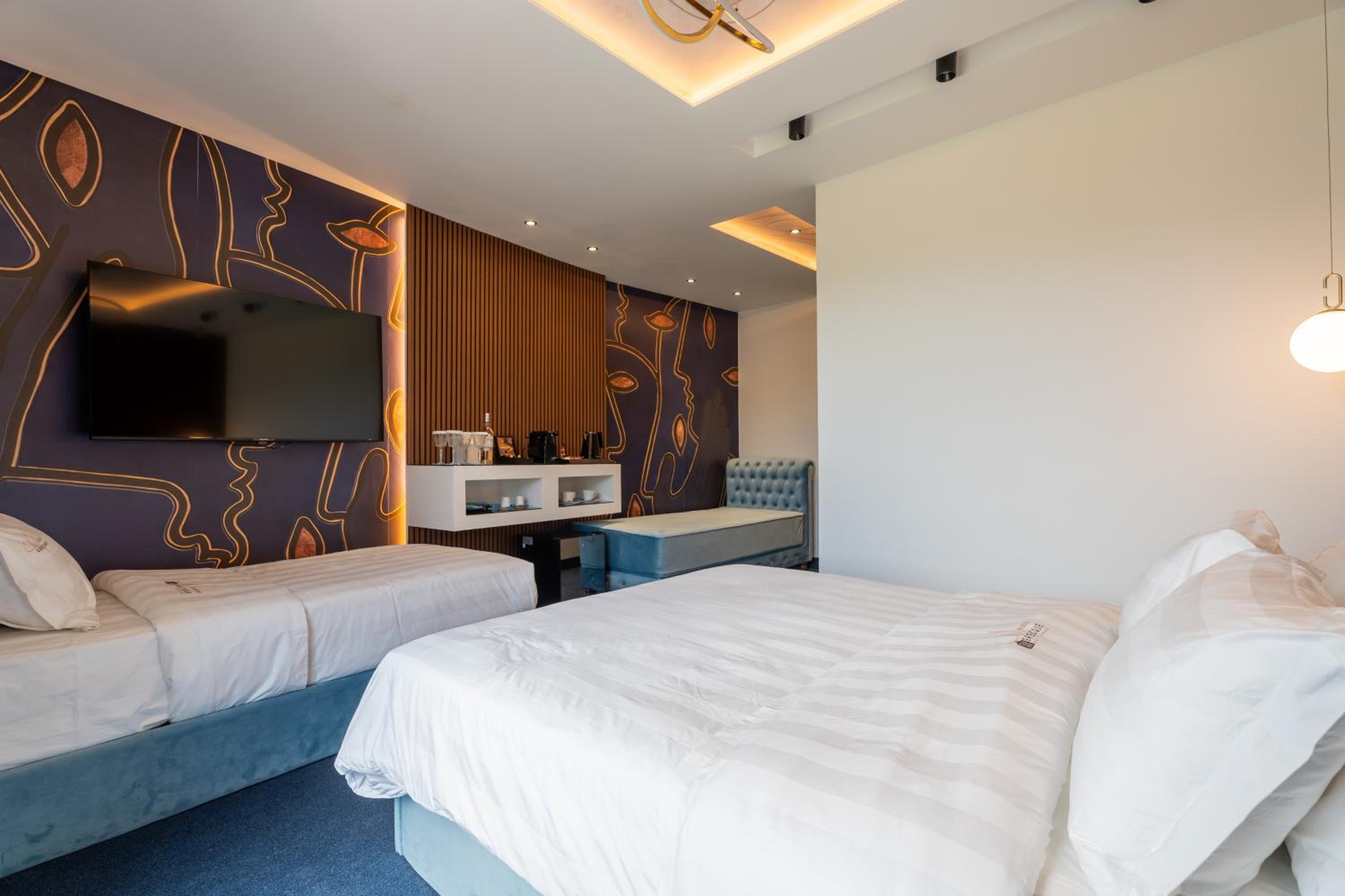 Luxury Quadruple Room - Photo 11