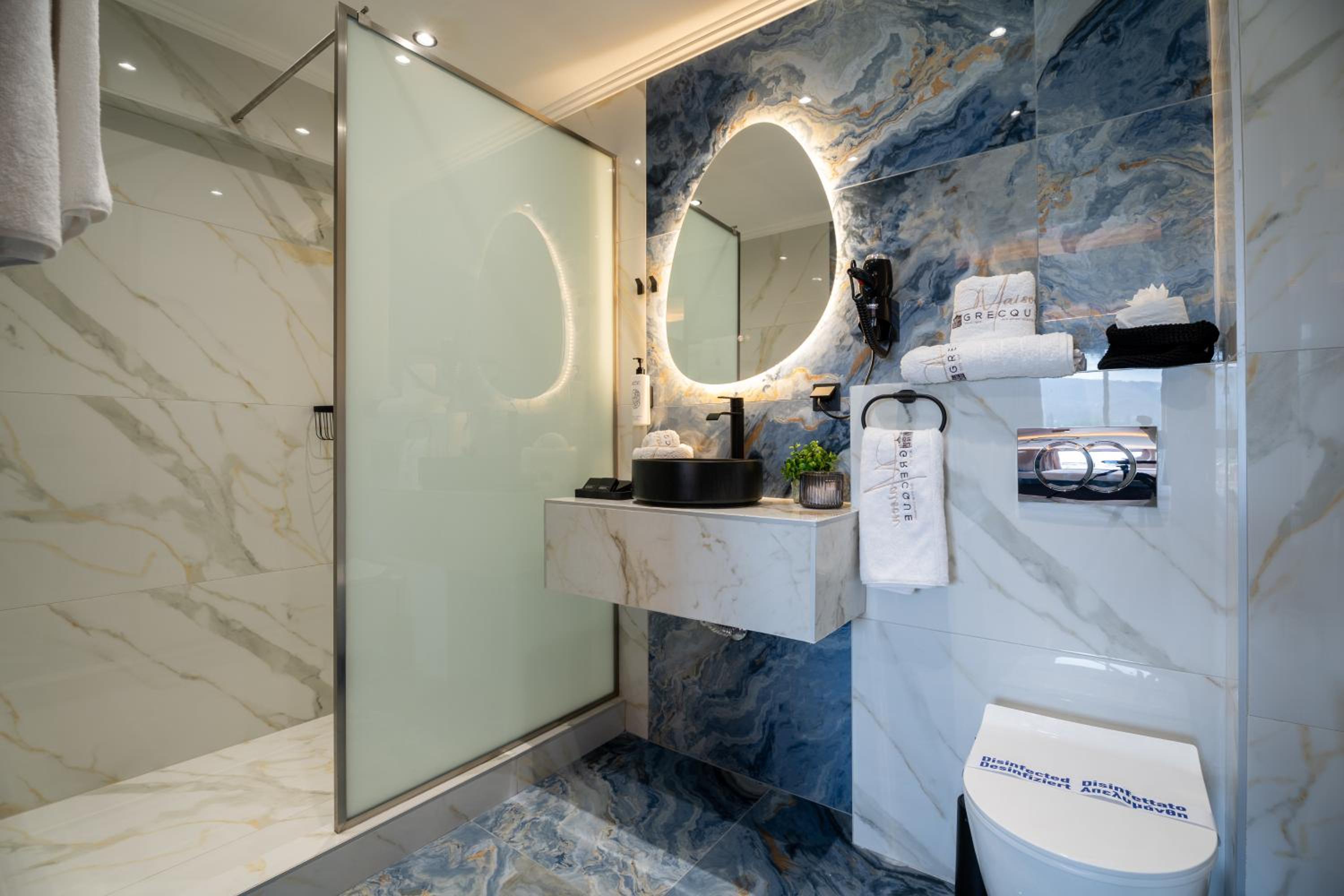 Luxury Quadruple Room - Photo 19